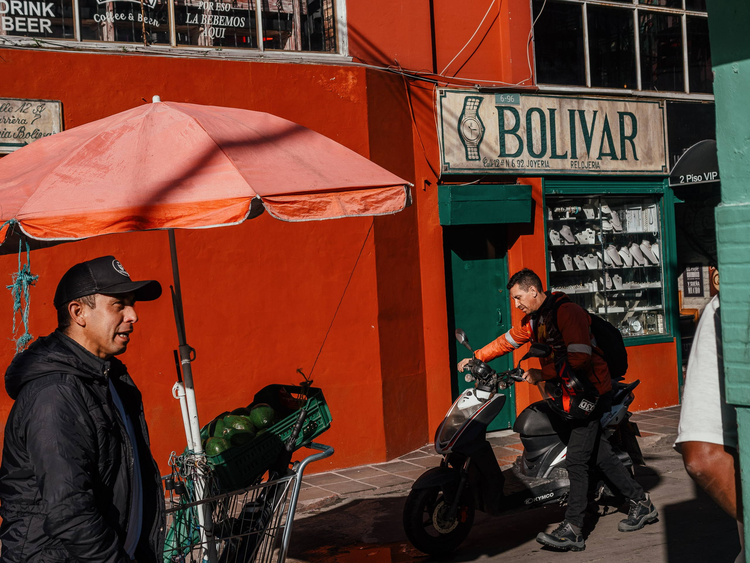 Bogotá, Colombia. Federico Borobio, street and documentary photography.