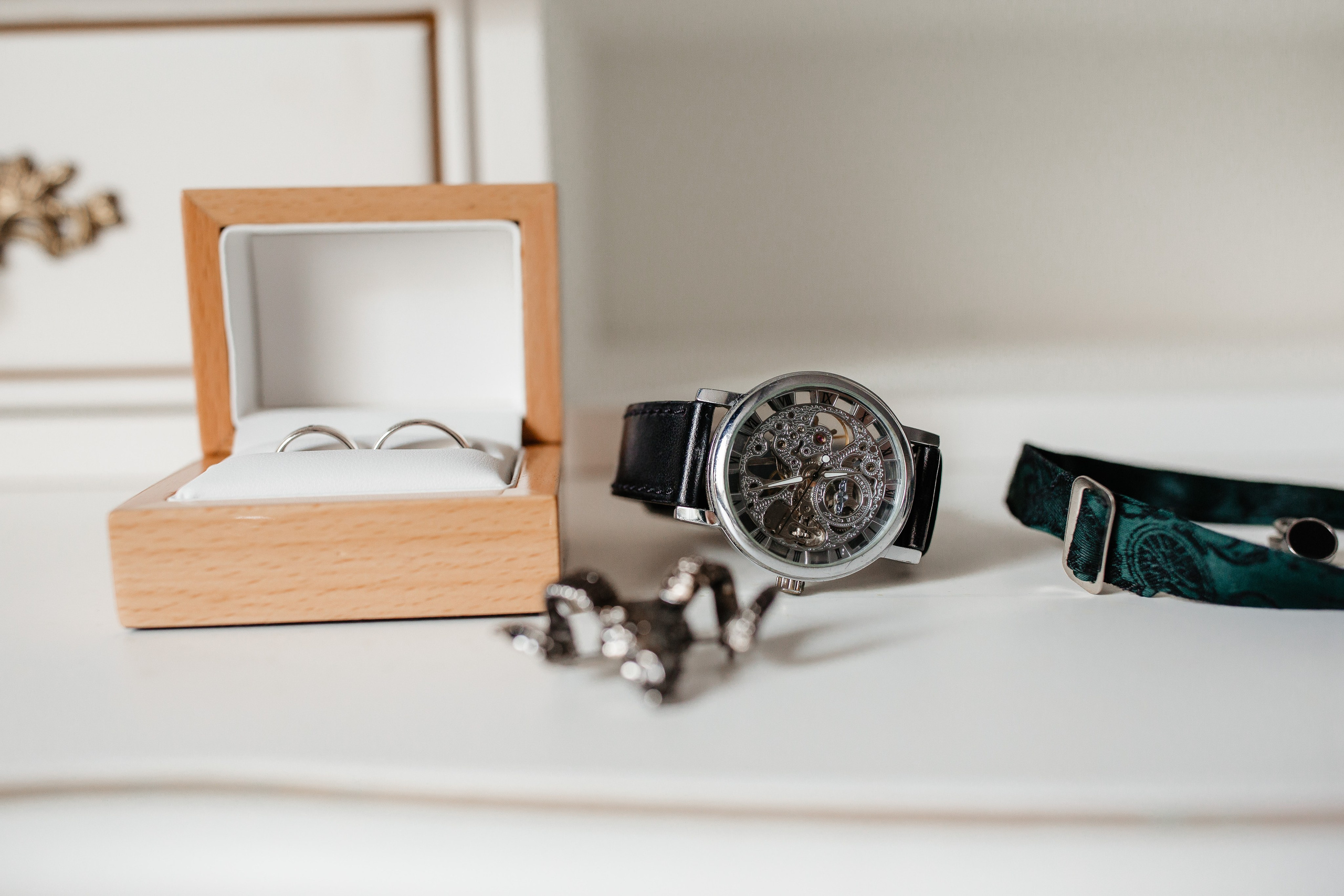 Nunta Elena & Tudor — Fotografie de nuntă în stil natural și elegant. Rares Bucur is a professional wedding photographer based in Cluj-Napoca, Romania, specializing in wedding photography