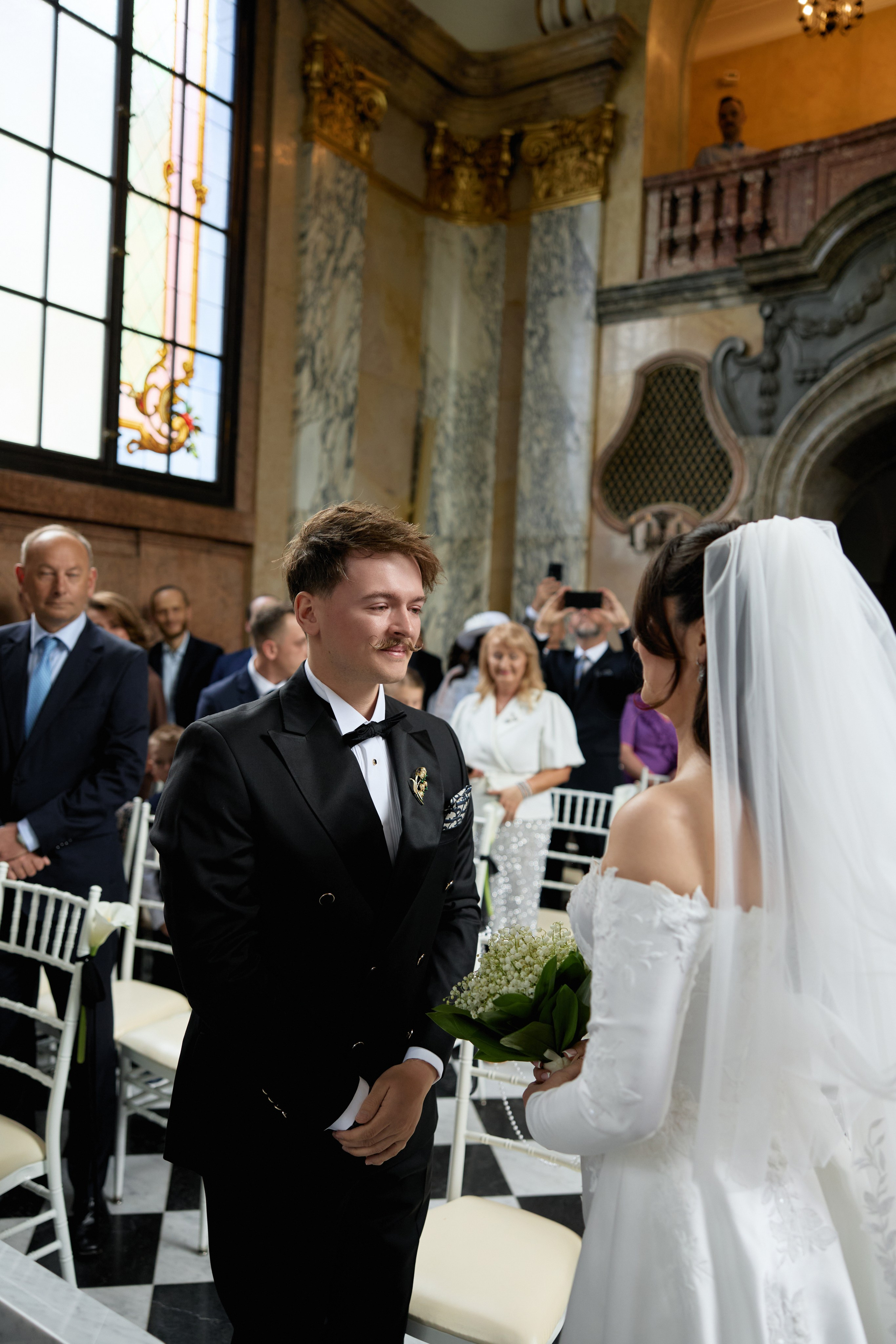 Wiktoria & Kacper. Pałac Goetz. Fotograf ślubny i rodzinny w Krakowie Yana Klymova