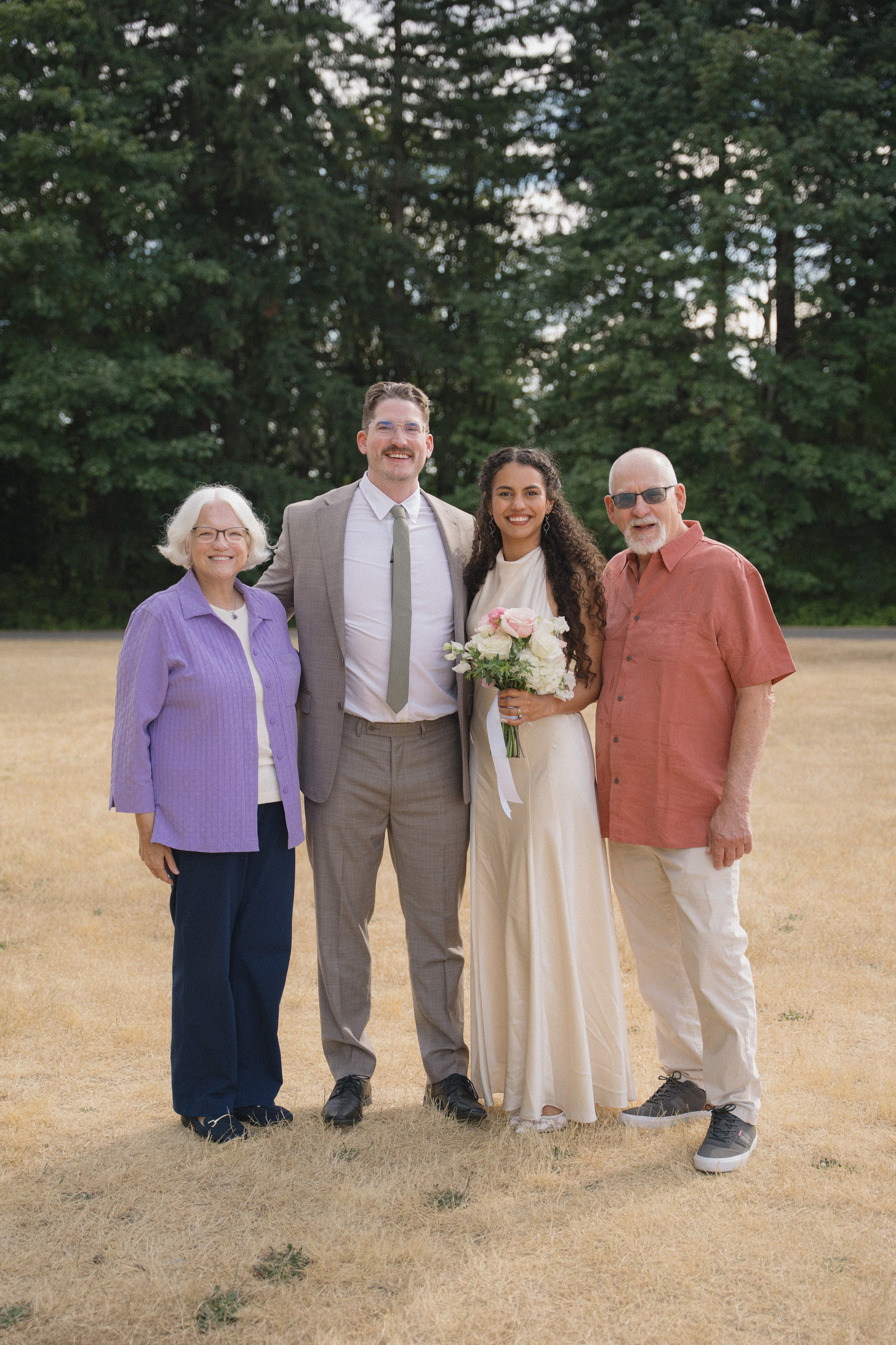 Tim and Ana | Courthouse wedding. Photographer in Washington Sophia D