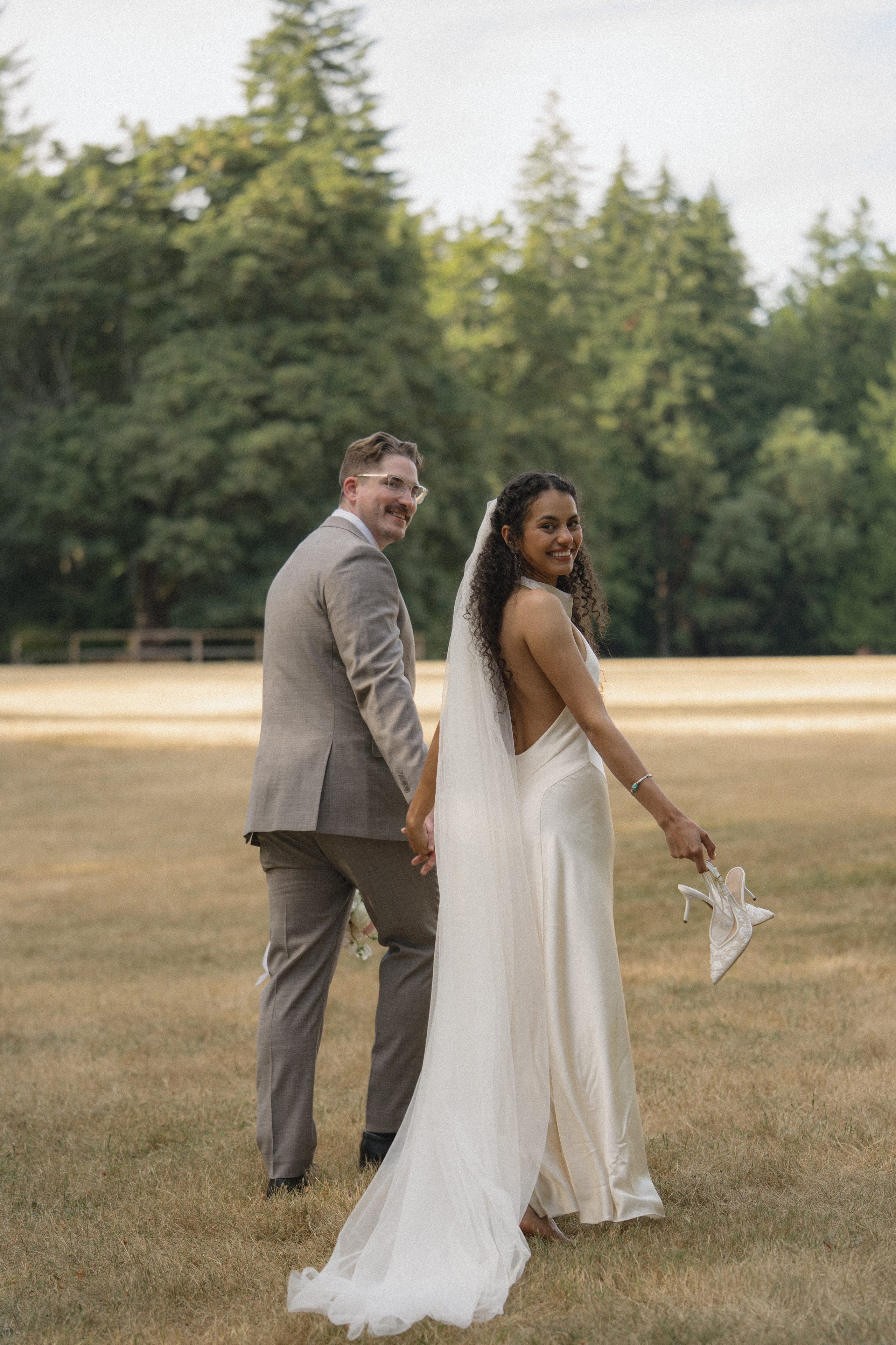 Tim and Ana | Courthouse wedding. Photographer in Washington Sophia D
