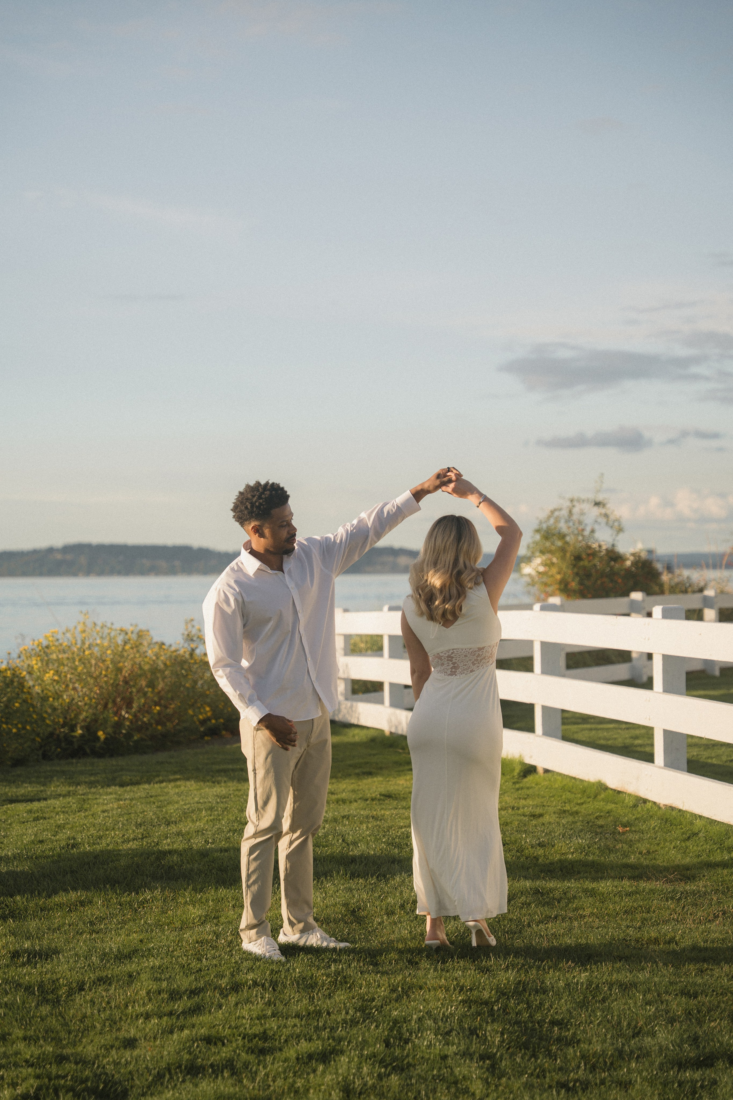 Robert and Sarah. Photographer in Washington Sophia D