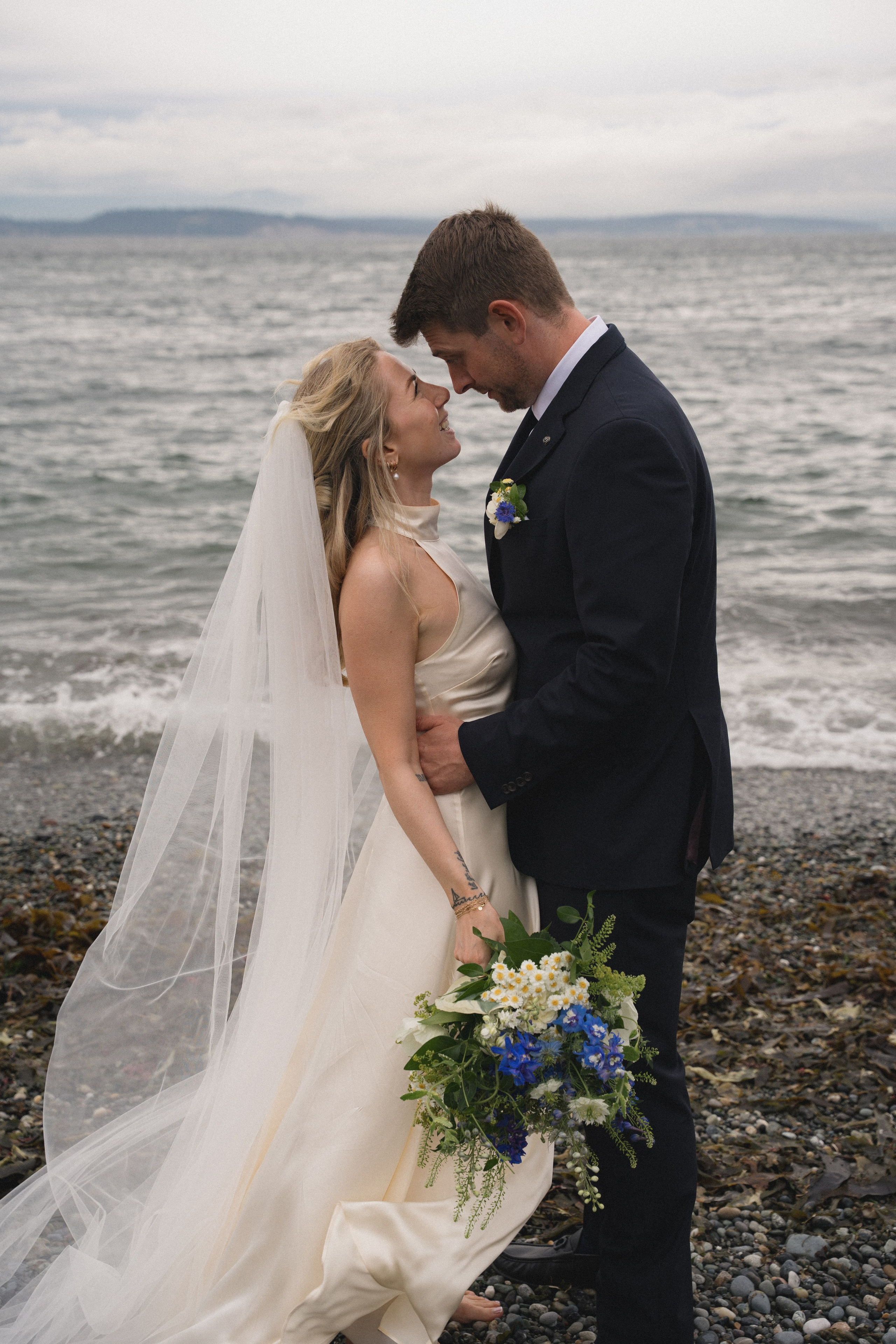 Cherilynn and Thomas | Courthouse wedding. Photographer in Washington Sophia D