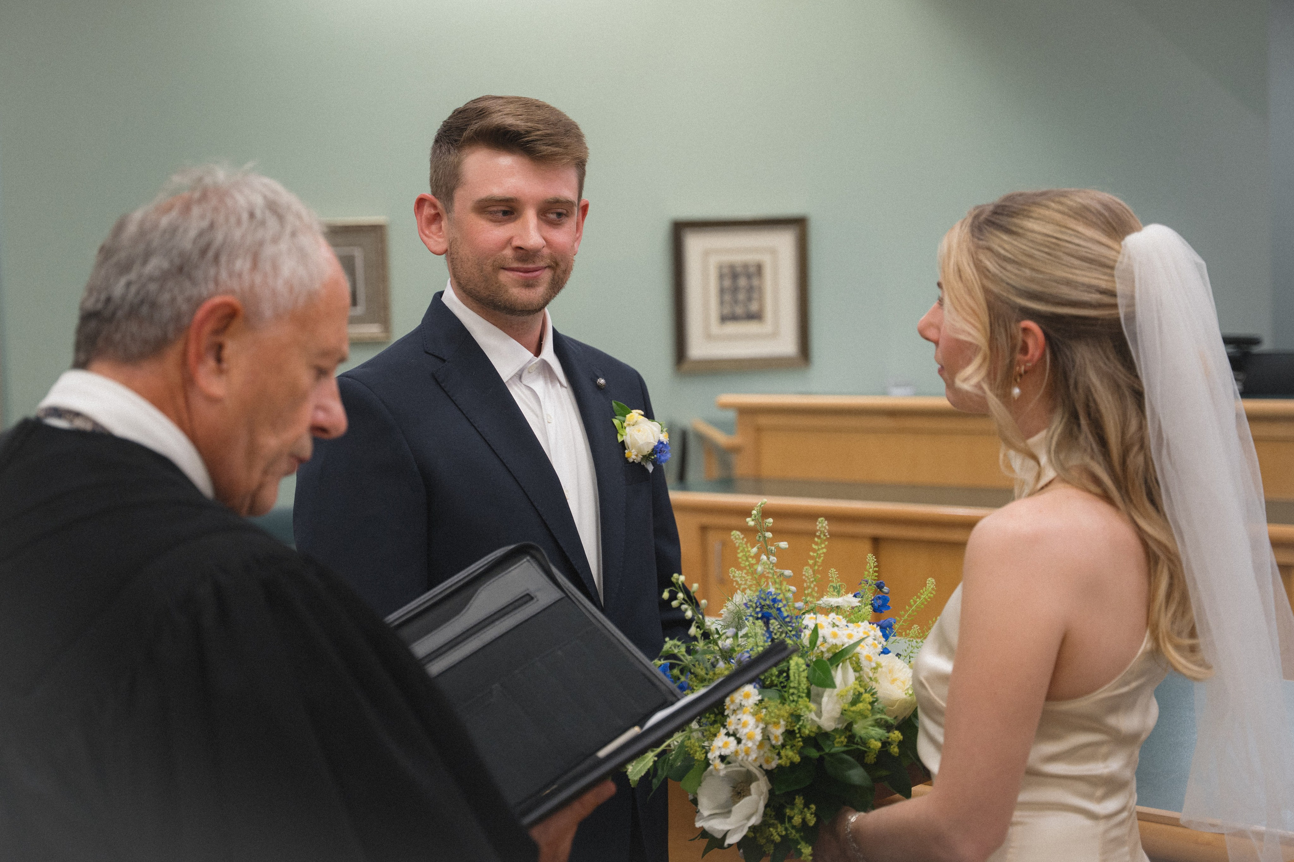 Cherilynn and Thomas | Courthouse wedding. Photographer in Washington Sophia D