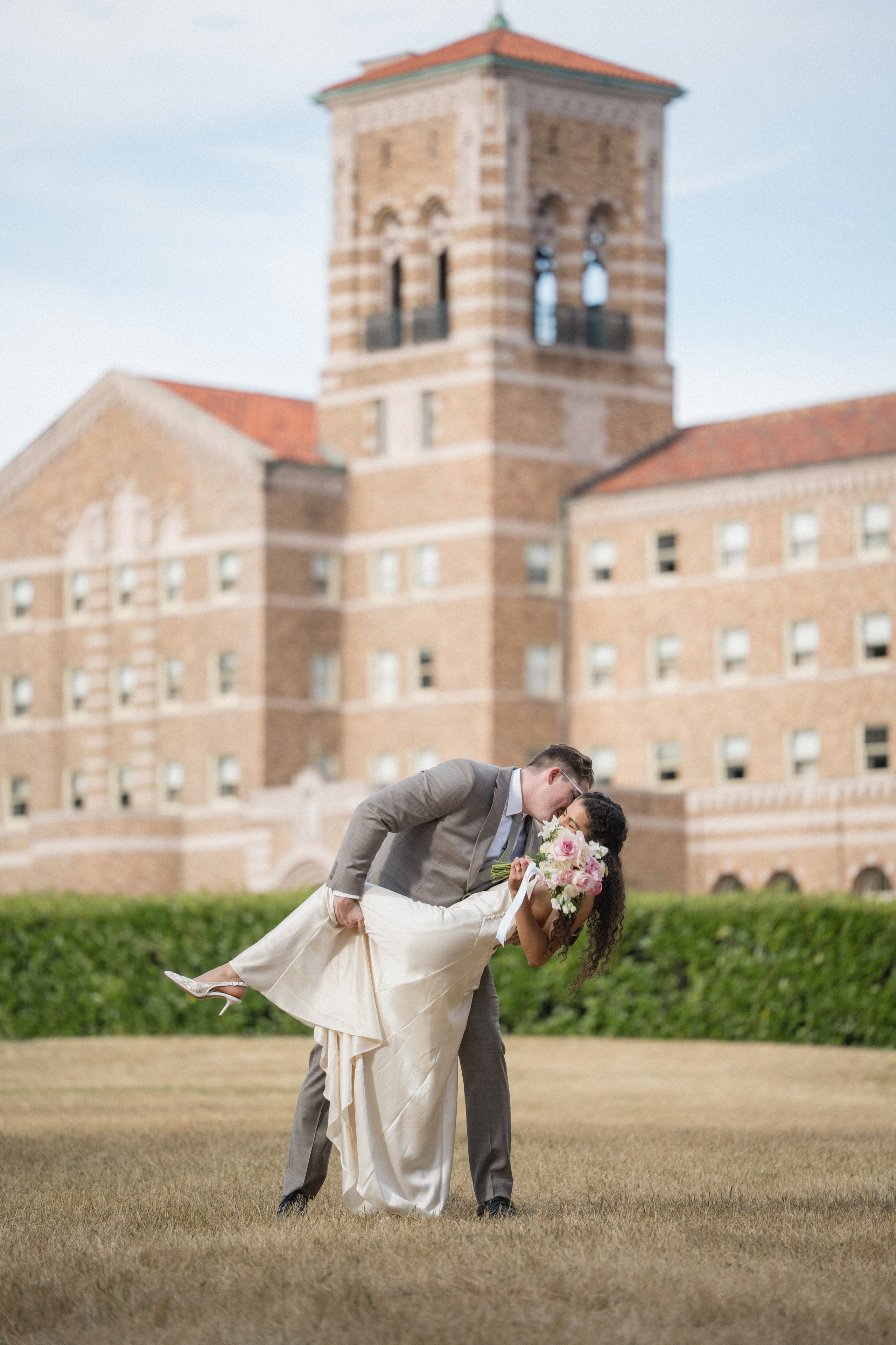 Tim and Ana | Courthouse wedding. Photographer in Washington Sophia D