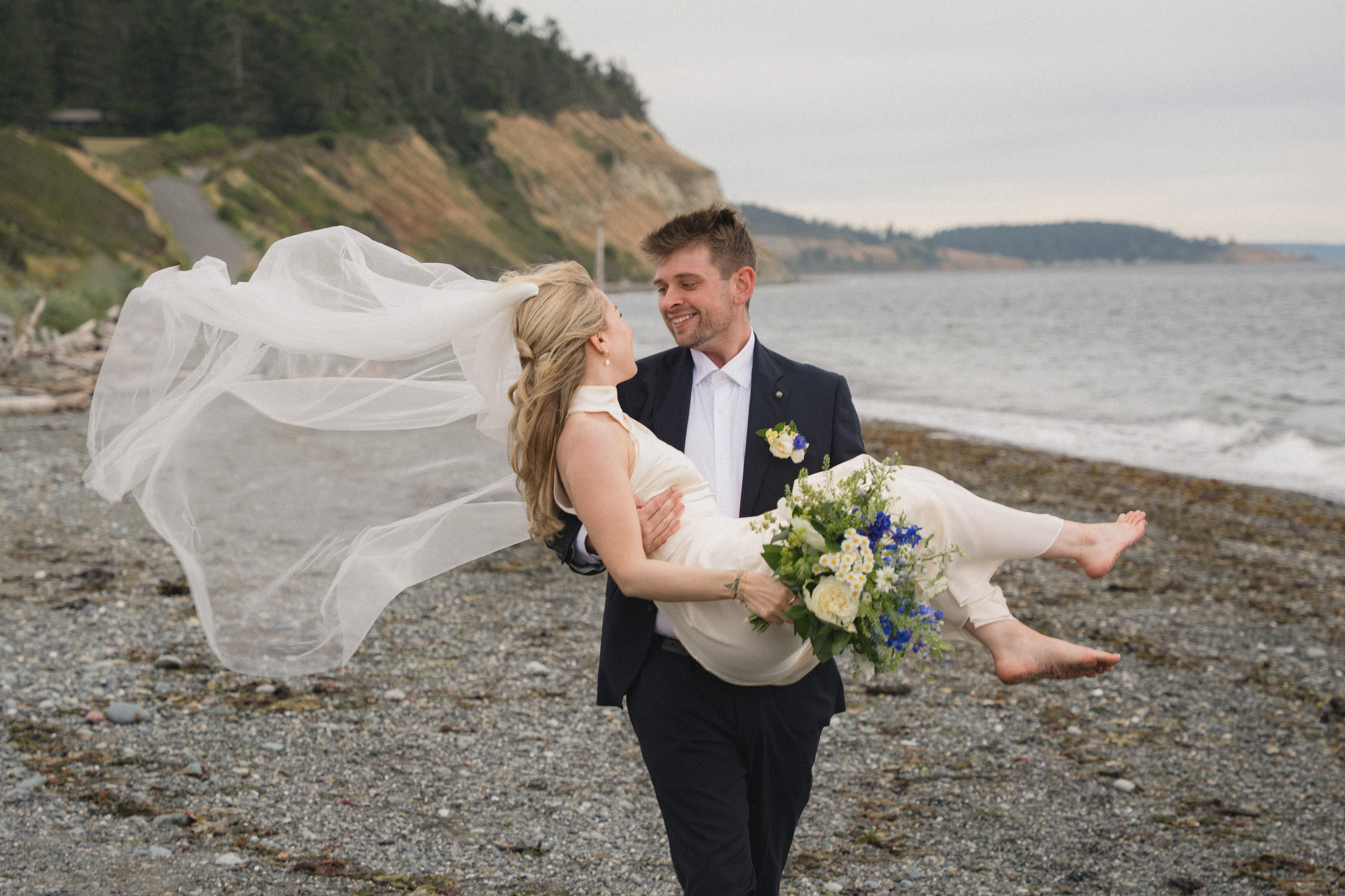Cherilynn and Thomas | Courthouse wedding. Photographer in Washington Sophia D