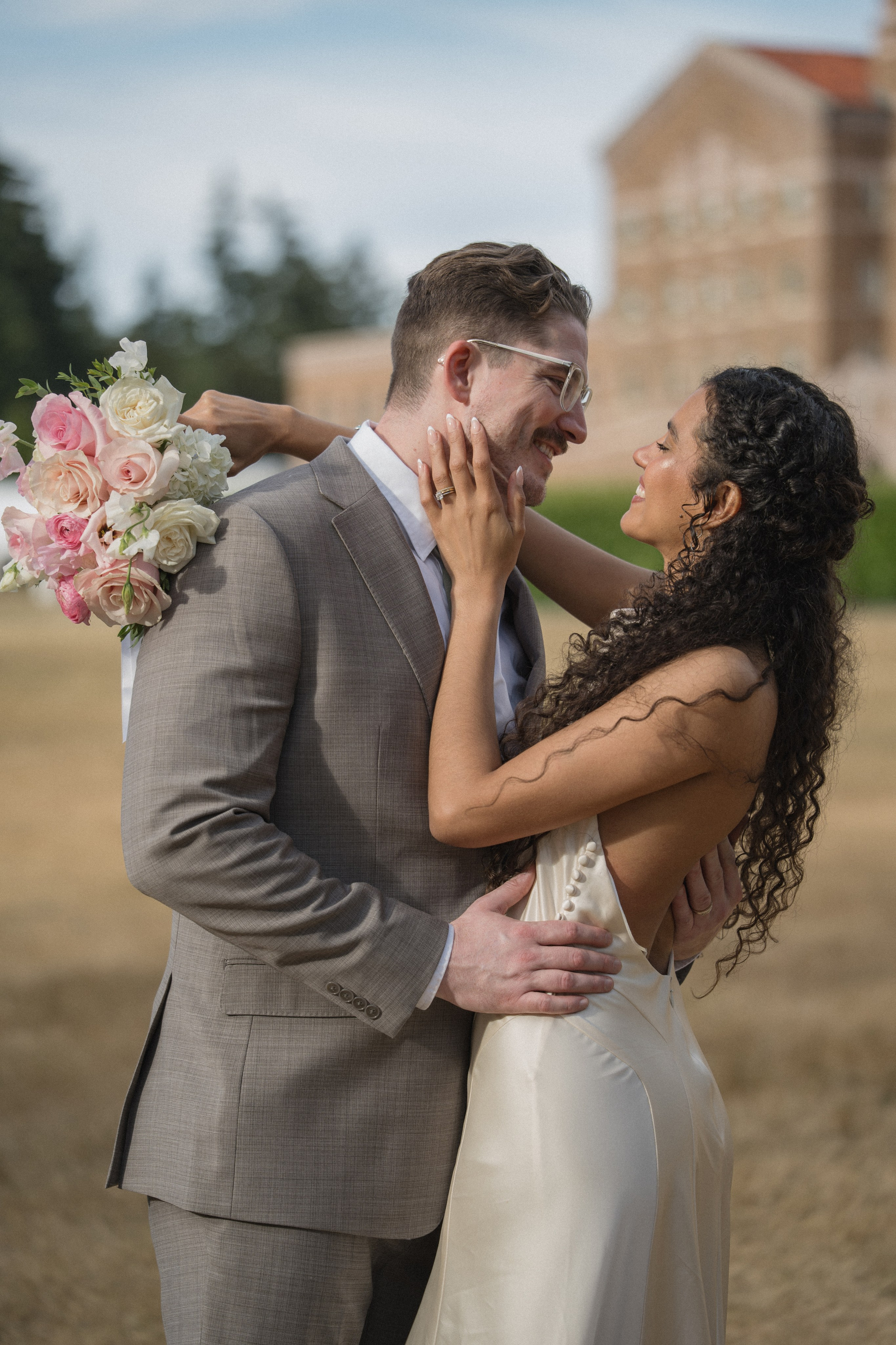 Tim and Ana | Courthouse wedding. Photographer in Washington Sophia D