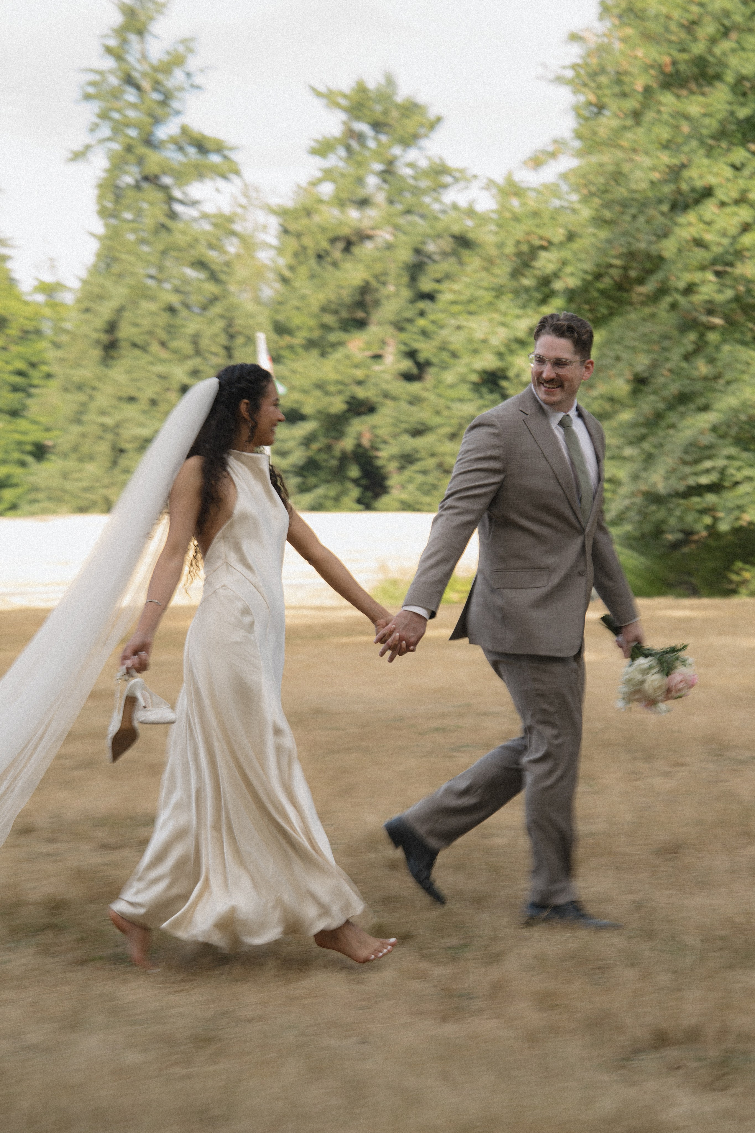 Tim and Ana | Courthouse wedding. Photographer in Washington Sophia D