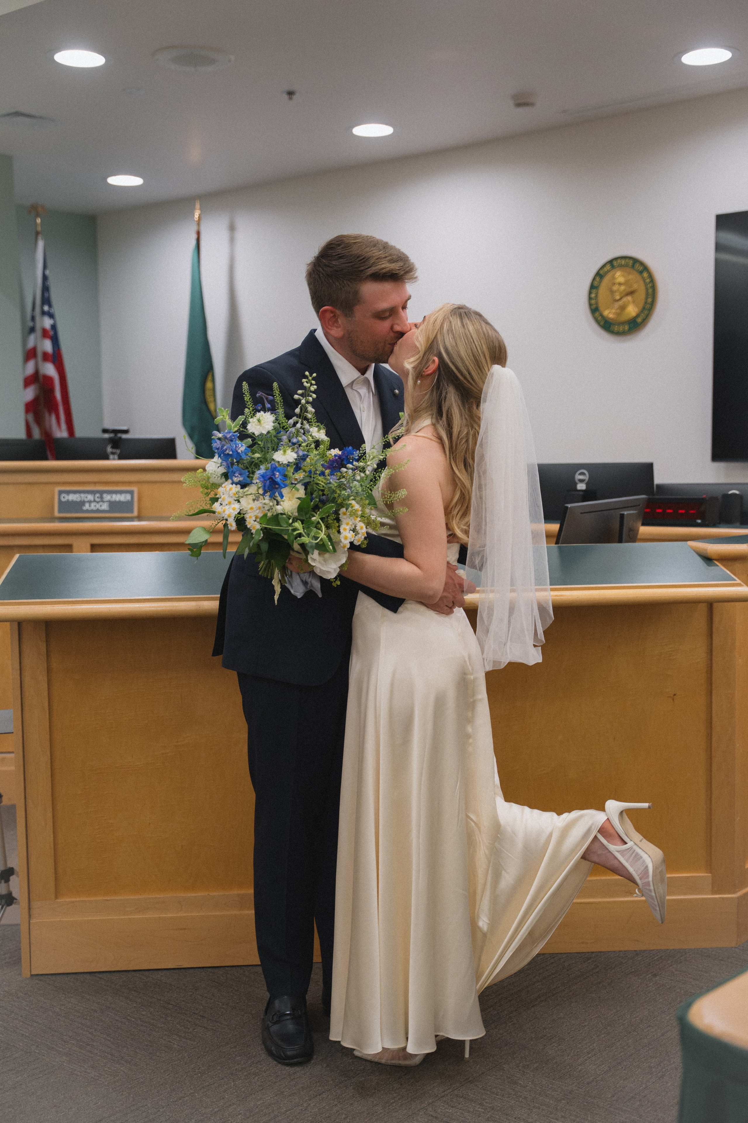 Cherilynn and Thomas | Courthouse wedding. Photographer in Washington Sophia D