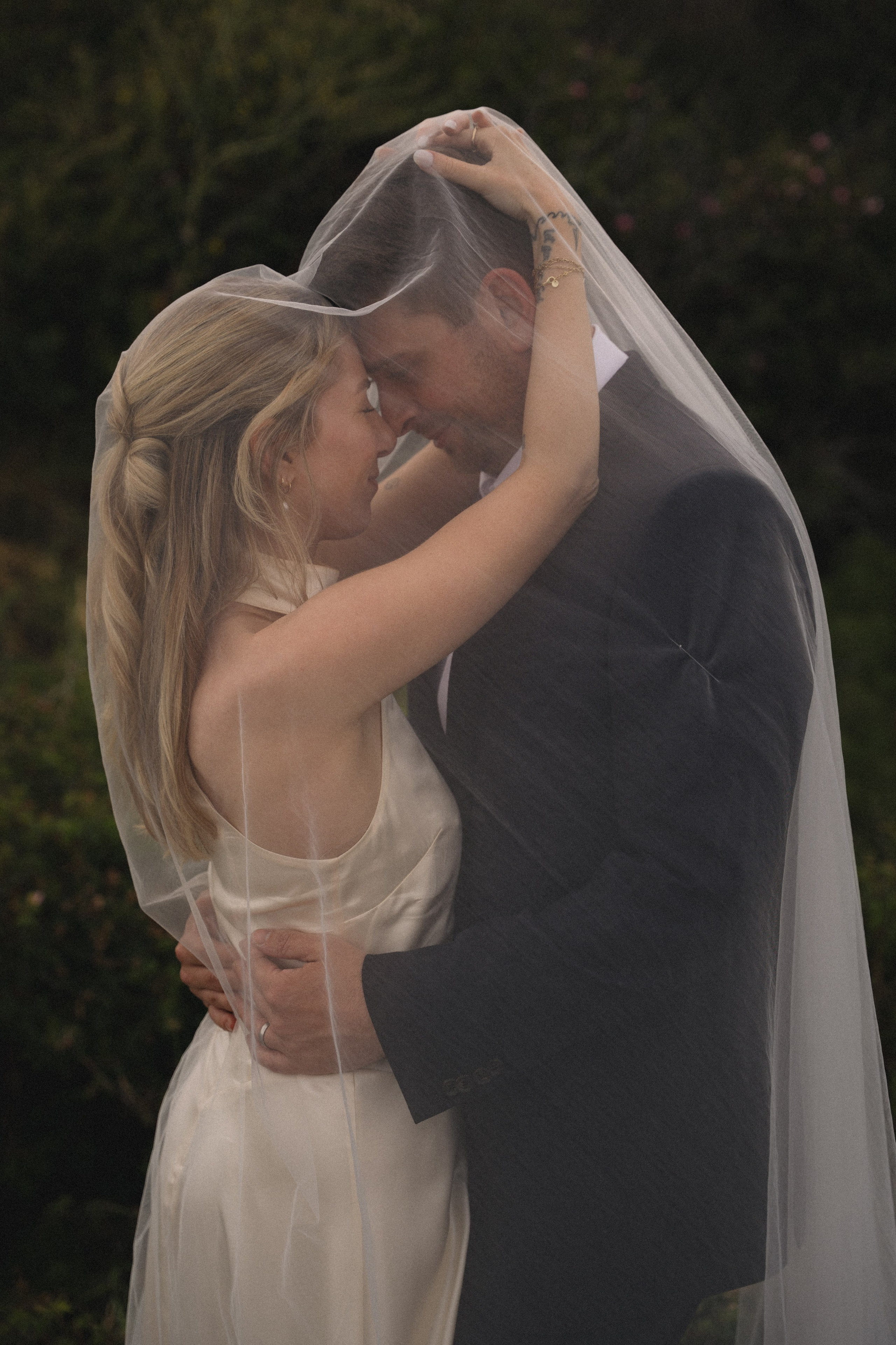 Cherilynn and Thomas | Courthouse wedding. Photographer in Washington Sophia D