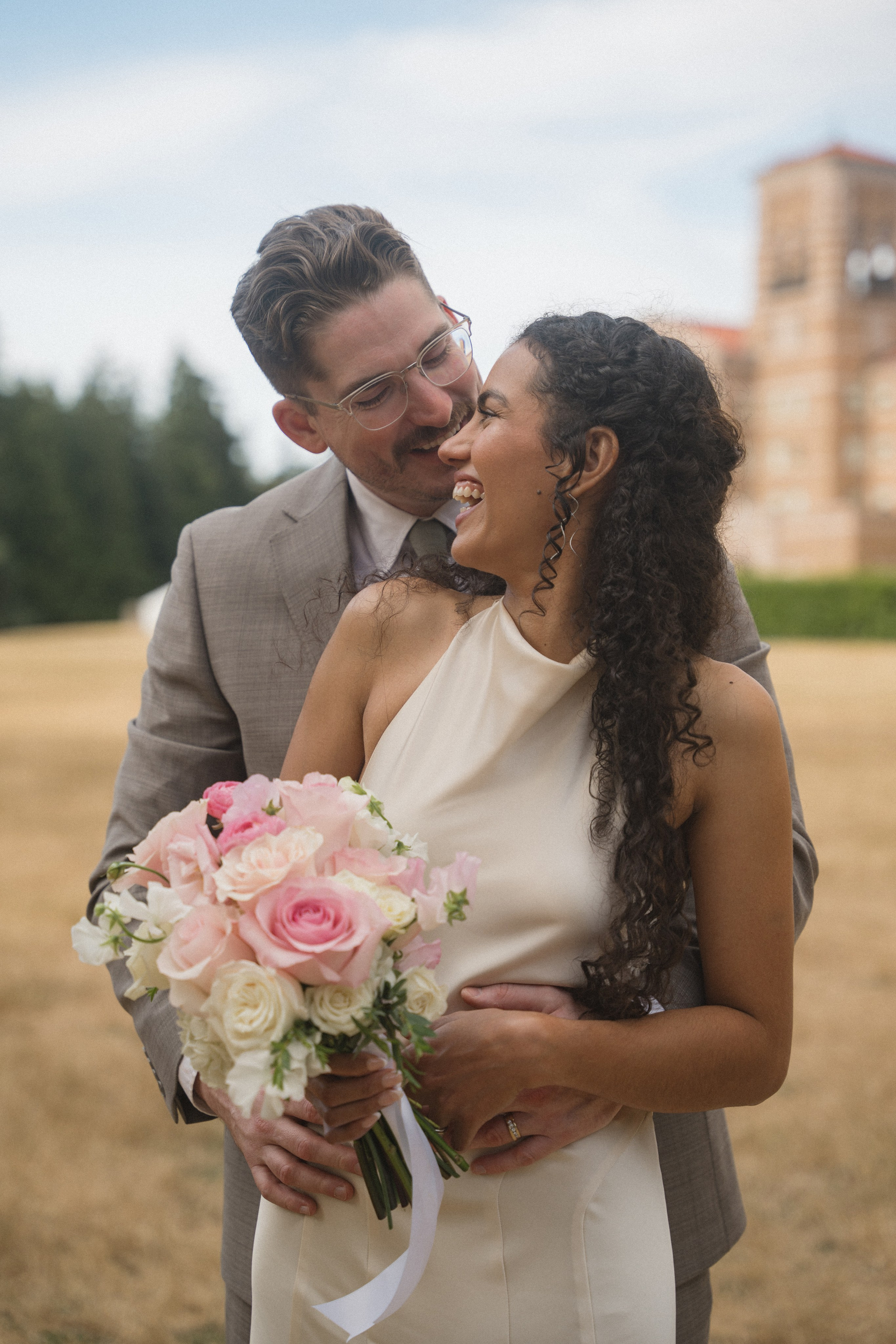 Tim and Ana | Courthouse wedding. Photographer in Washington Sophia D
