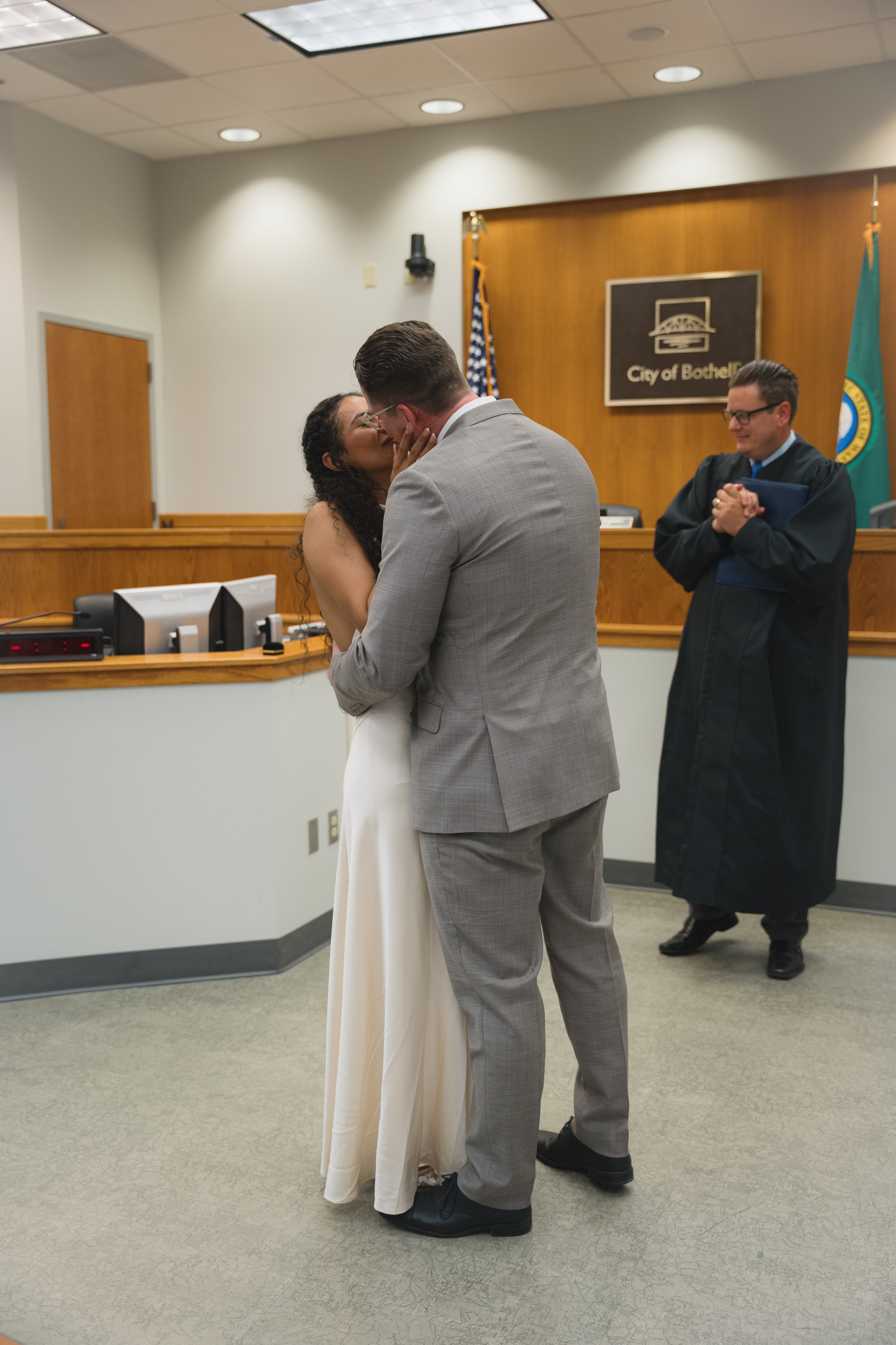 Tim and Ana | Courthouse wedding. Photographer in Washington Sophia D