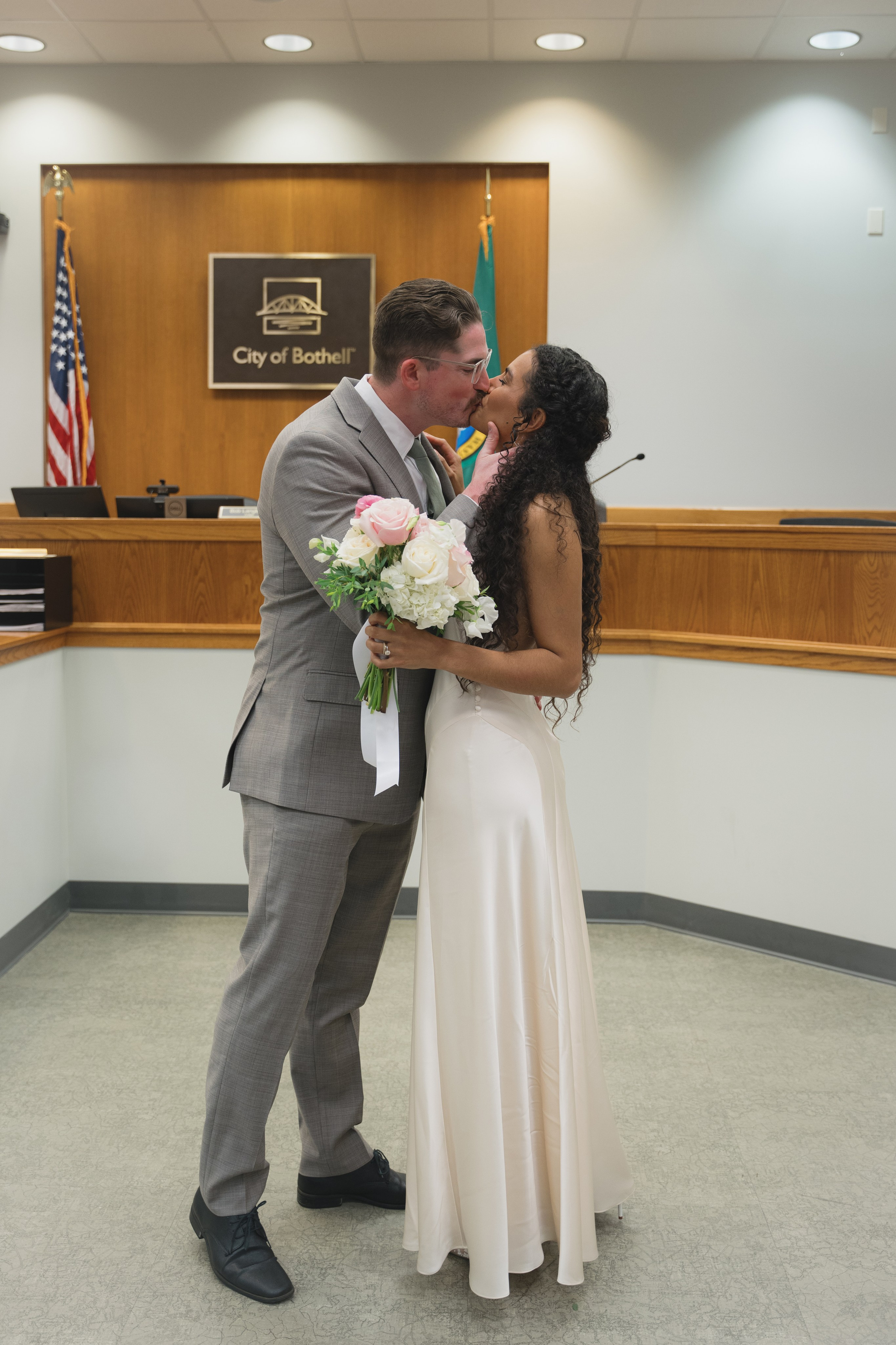 Tim and Ana | Courthouse wedding. Photographer in Washington Sophia D