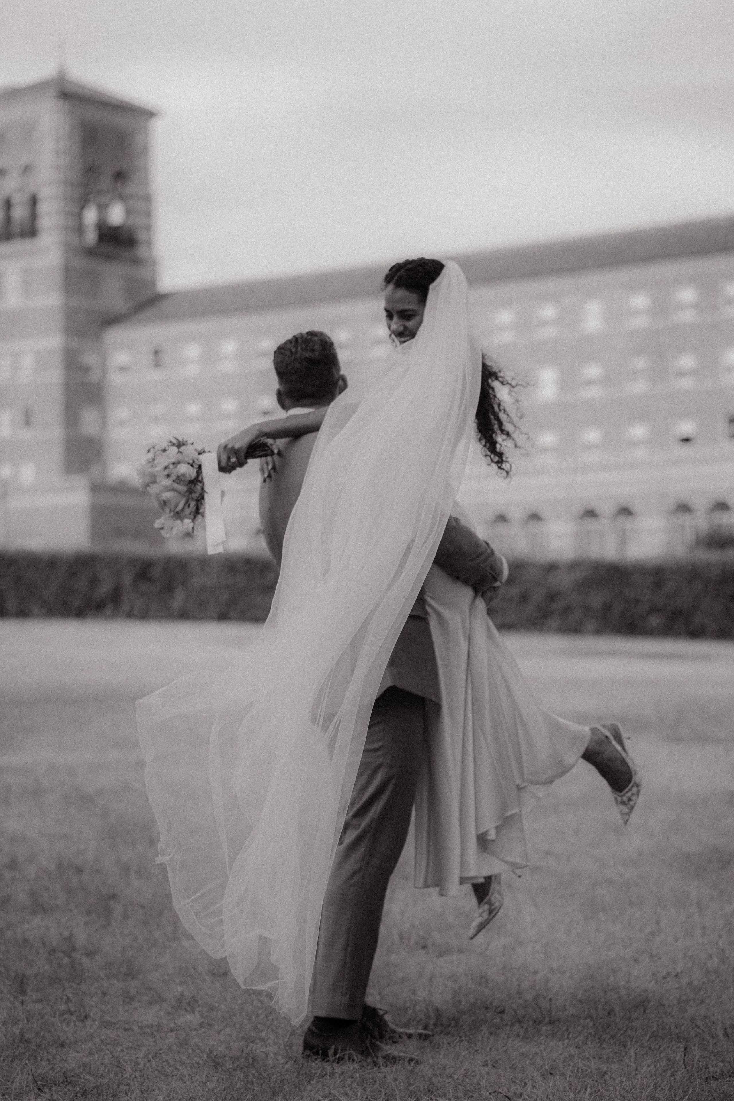 Tim and Ana | Courthouse wedding. Photographer in Washington Sophia D