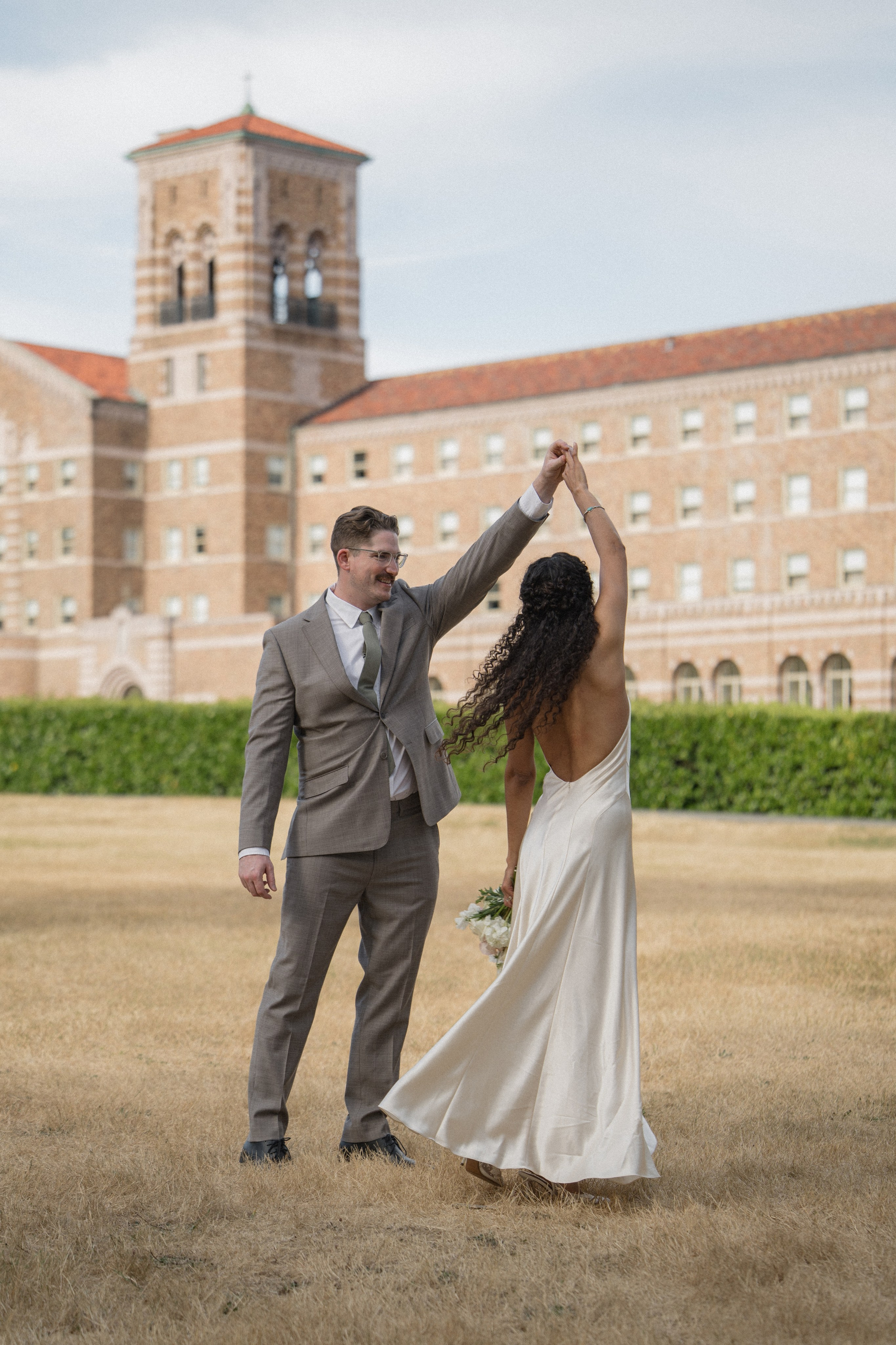 Tim and Ana | Courthouse wedding. Photographer in Washington Sophia D
