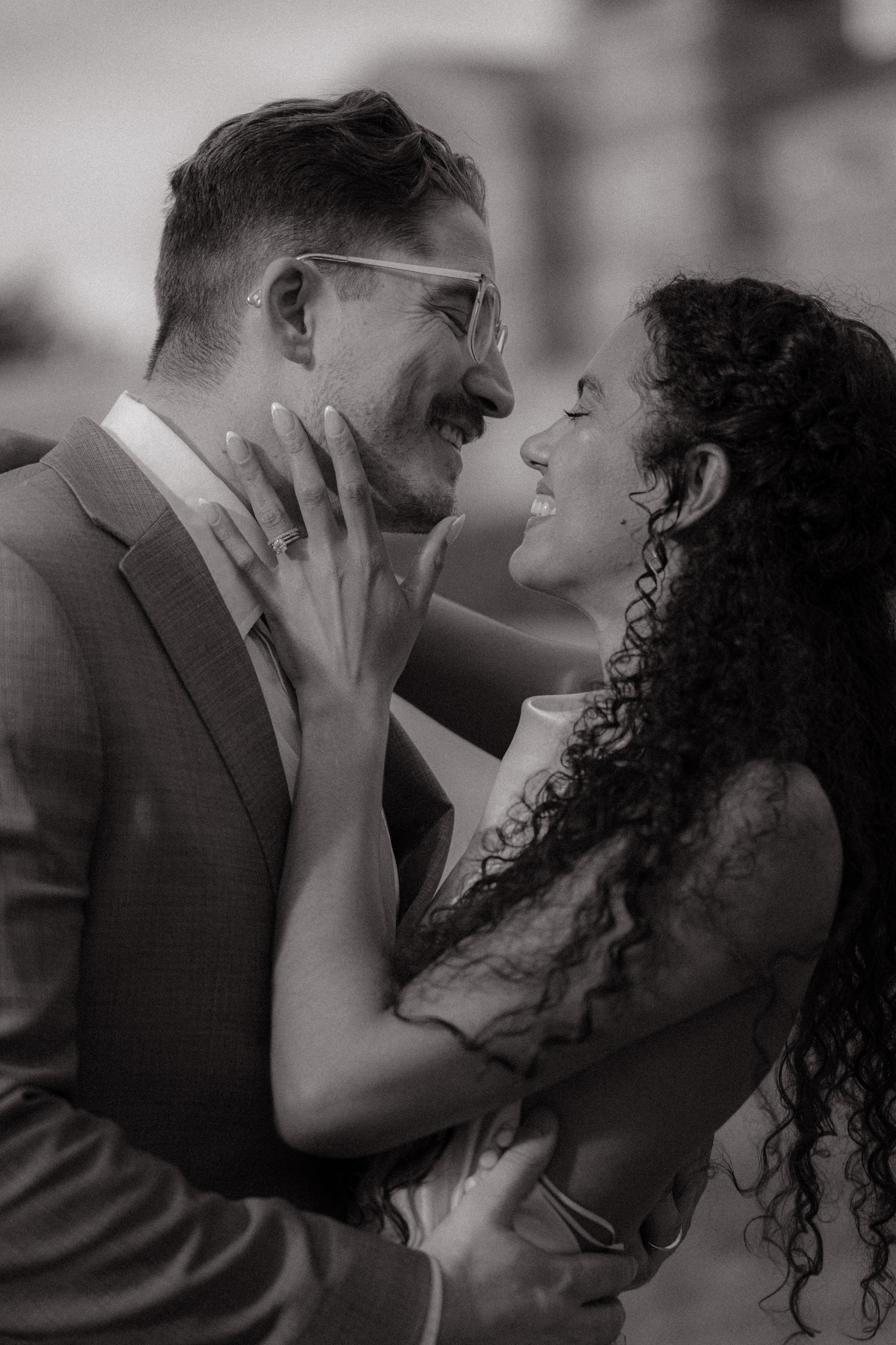 Tim and Ana | Courthouse wedding. Photographer in Washington Sophia D