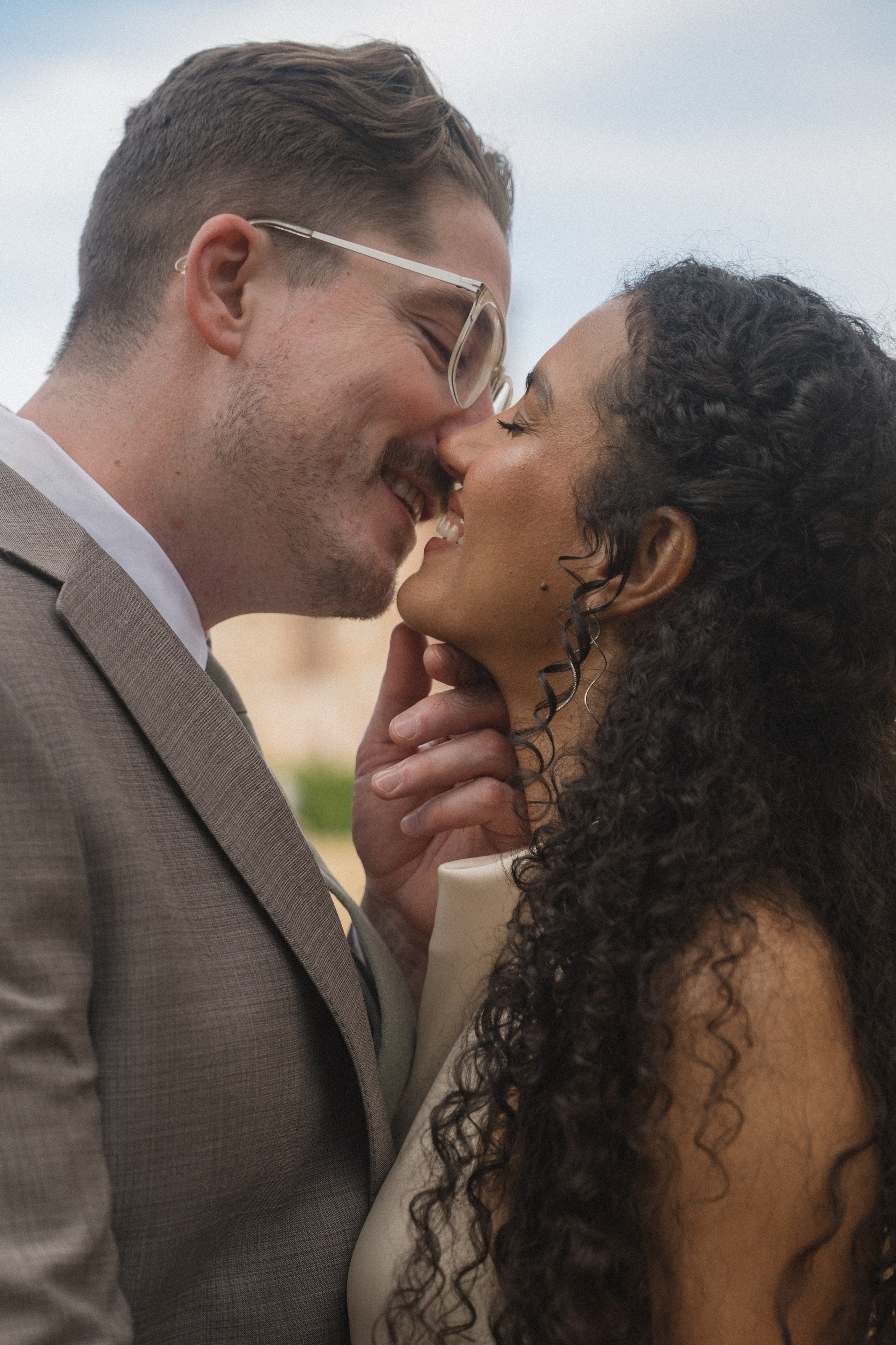 Tim and Ana | Courthouse wedding. Photographer in Washington Sophia D