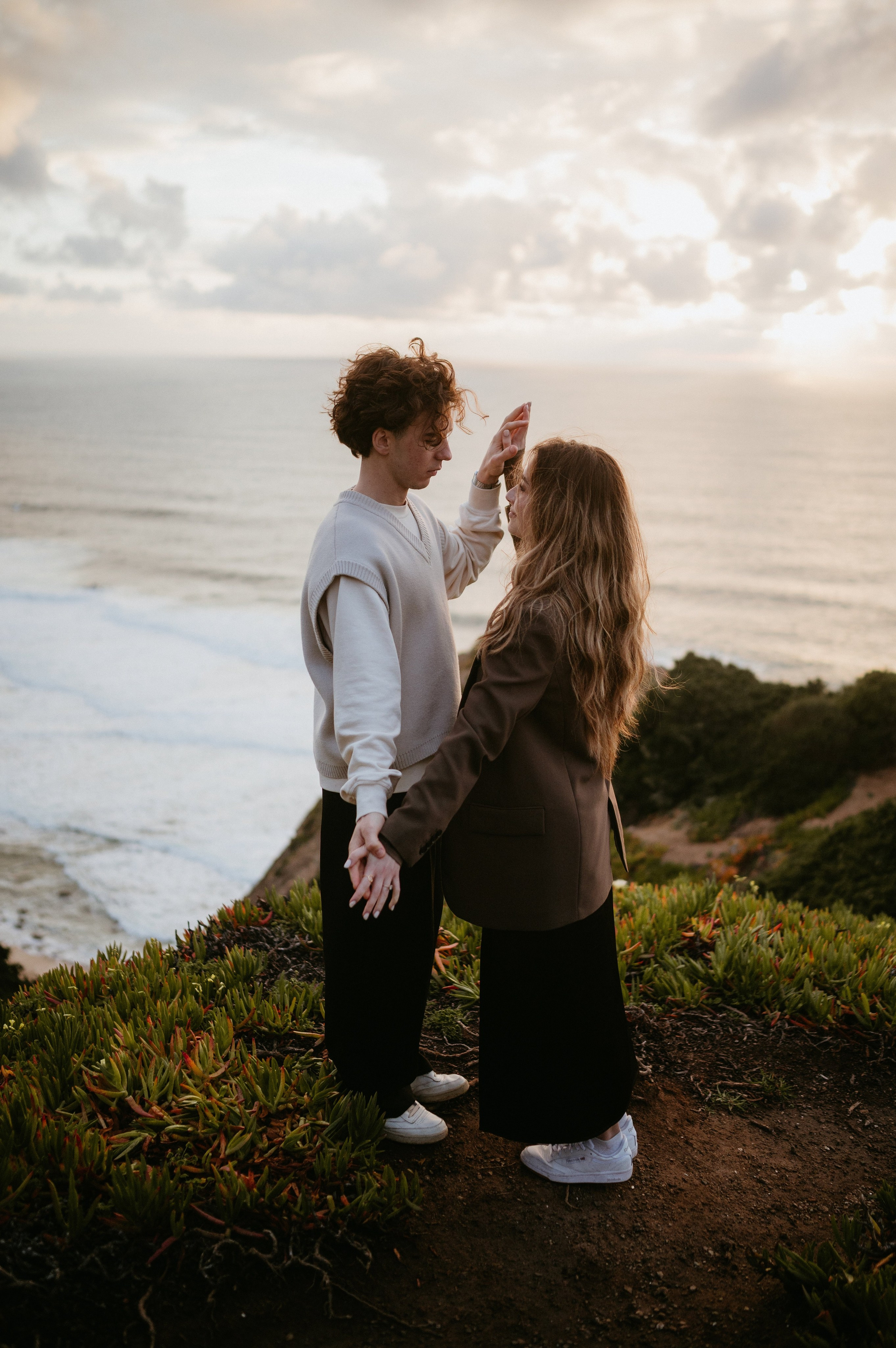 Praia da Ursa – ședință foto de cuplu într-un loc magic din Portugalia. Valentin Melen — wedding photographer