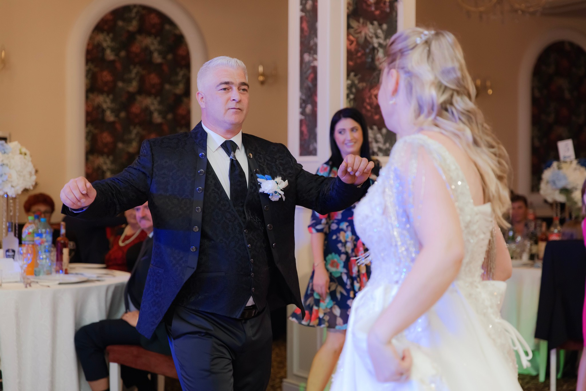 Mihai & Oana. Servicii foto-video profesionale, pentru momente de neuitat