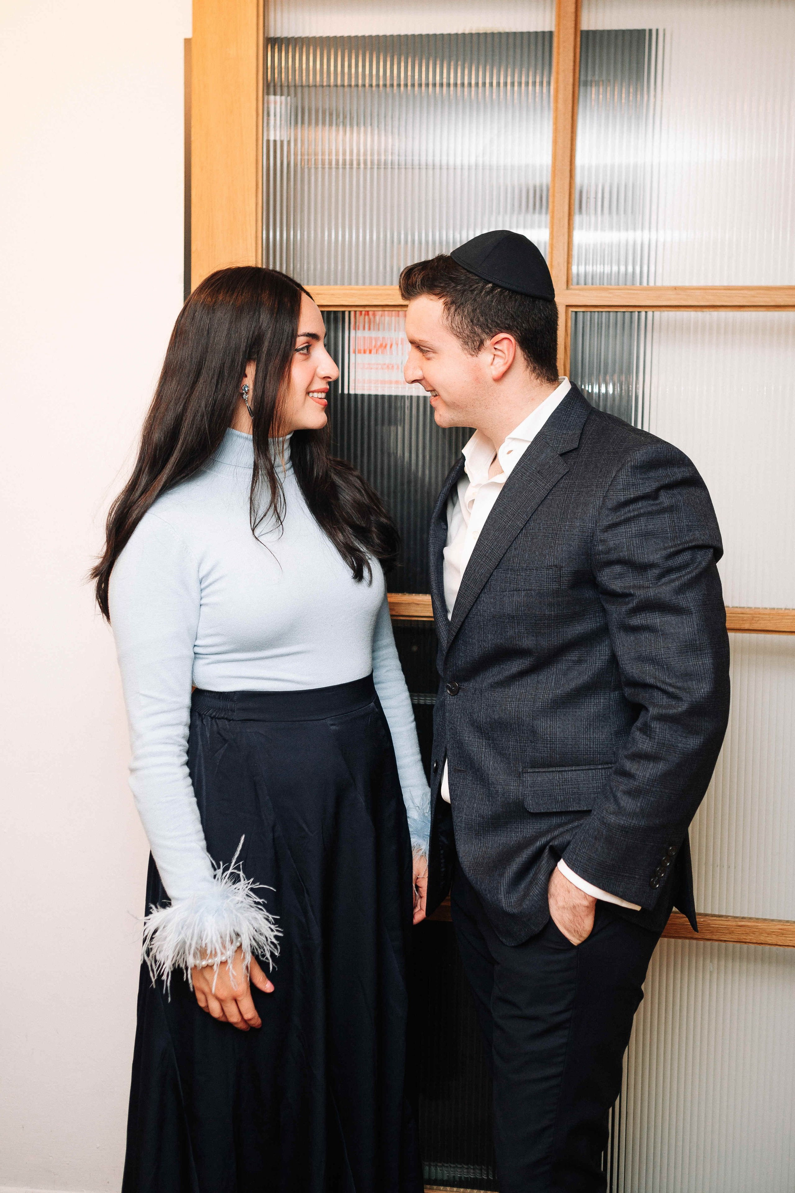 PARTY IN A RESTAURANT WITH THE WHOLE FAMILY. Https://shi-photo.com/