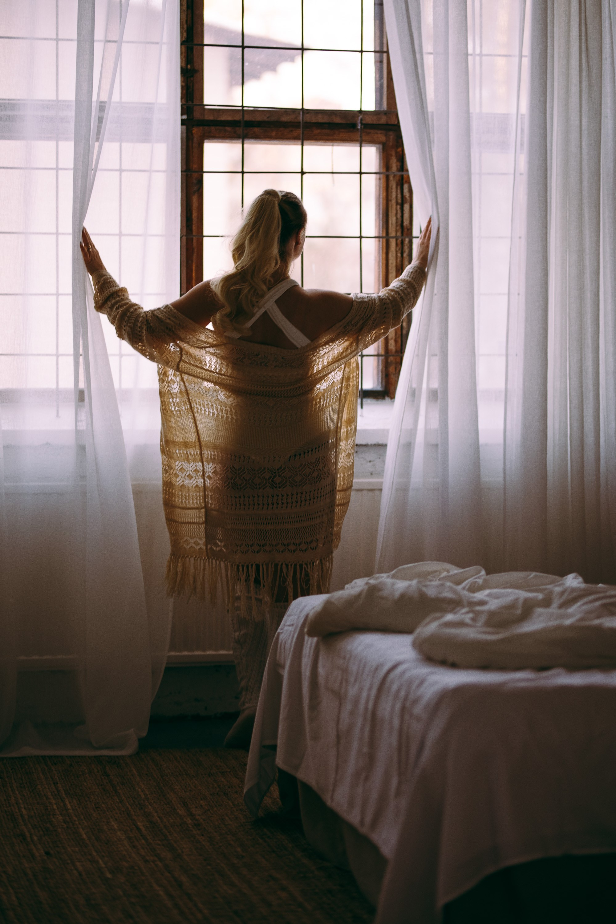 Boudoir session in studio. Valokuvaaja Lahti, Helsinki Elena Salonen