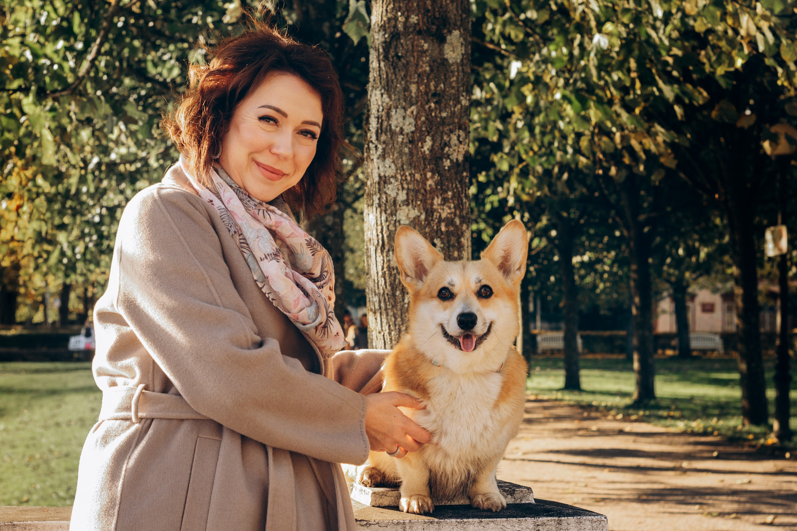 Irina and her Teffy, Pembroke Welsh Corgi. Kat Laisaar — Pet photographer in Tallinn