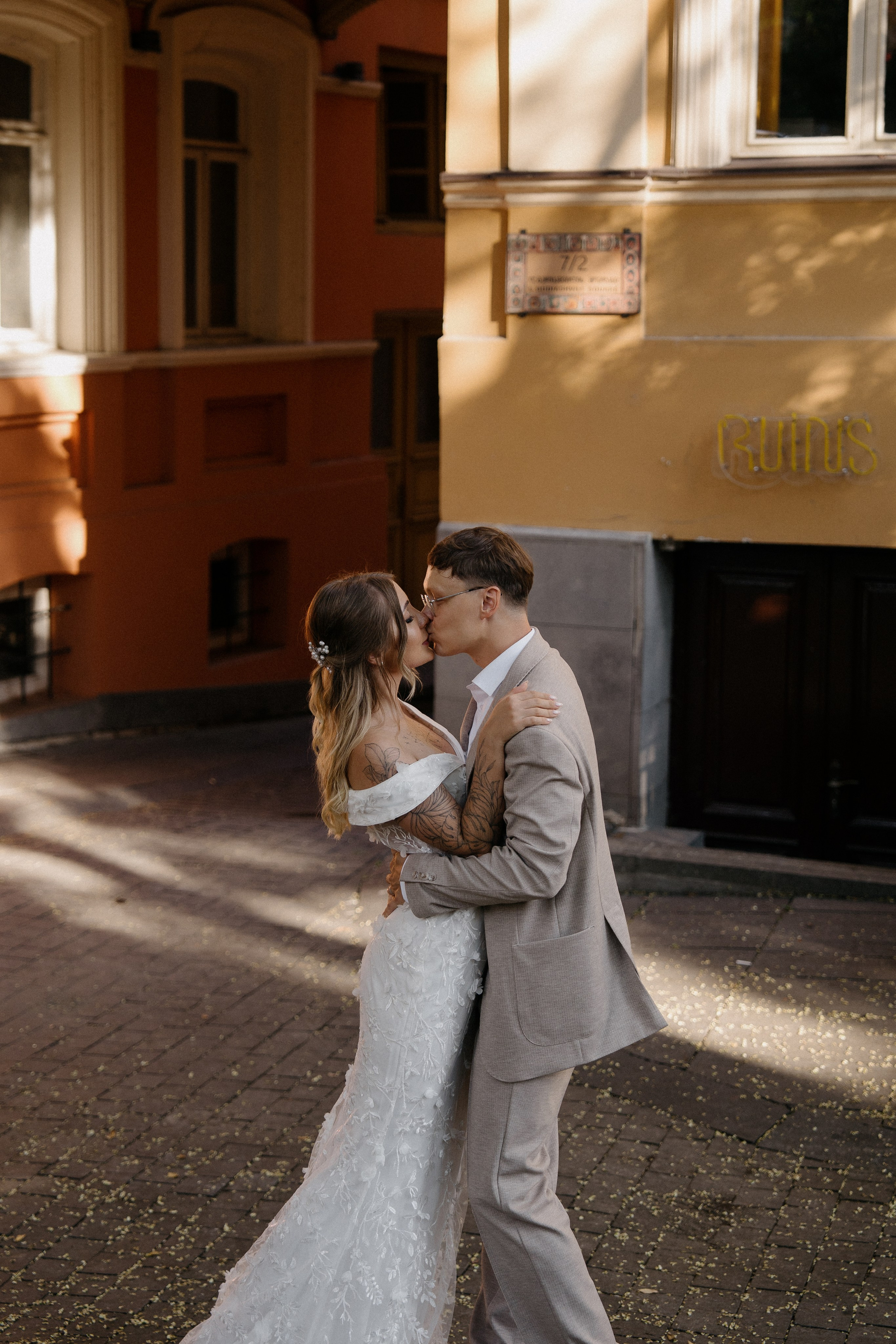 Between the houses. Photographer and travel-blogger Aleksandra Gritsenko
