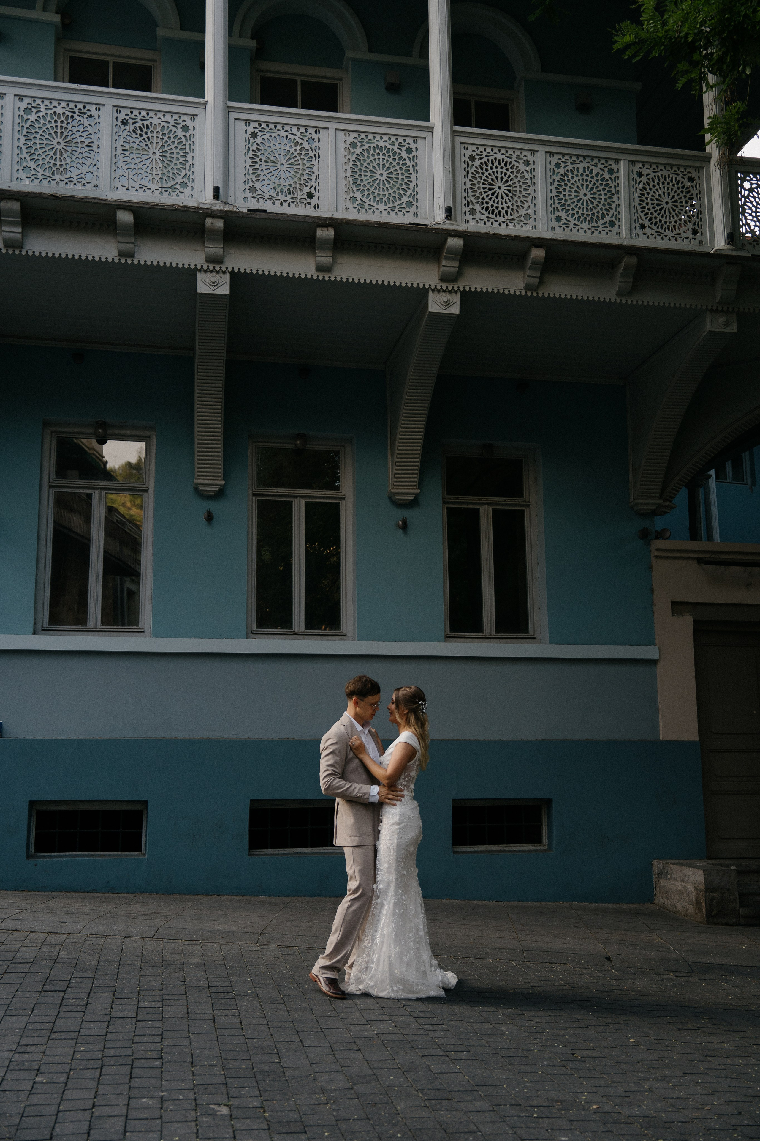 Between the houses. Photographer and travel-blogger Aleksandra Gritsenko