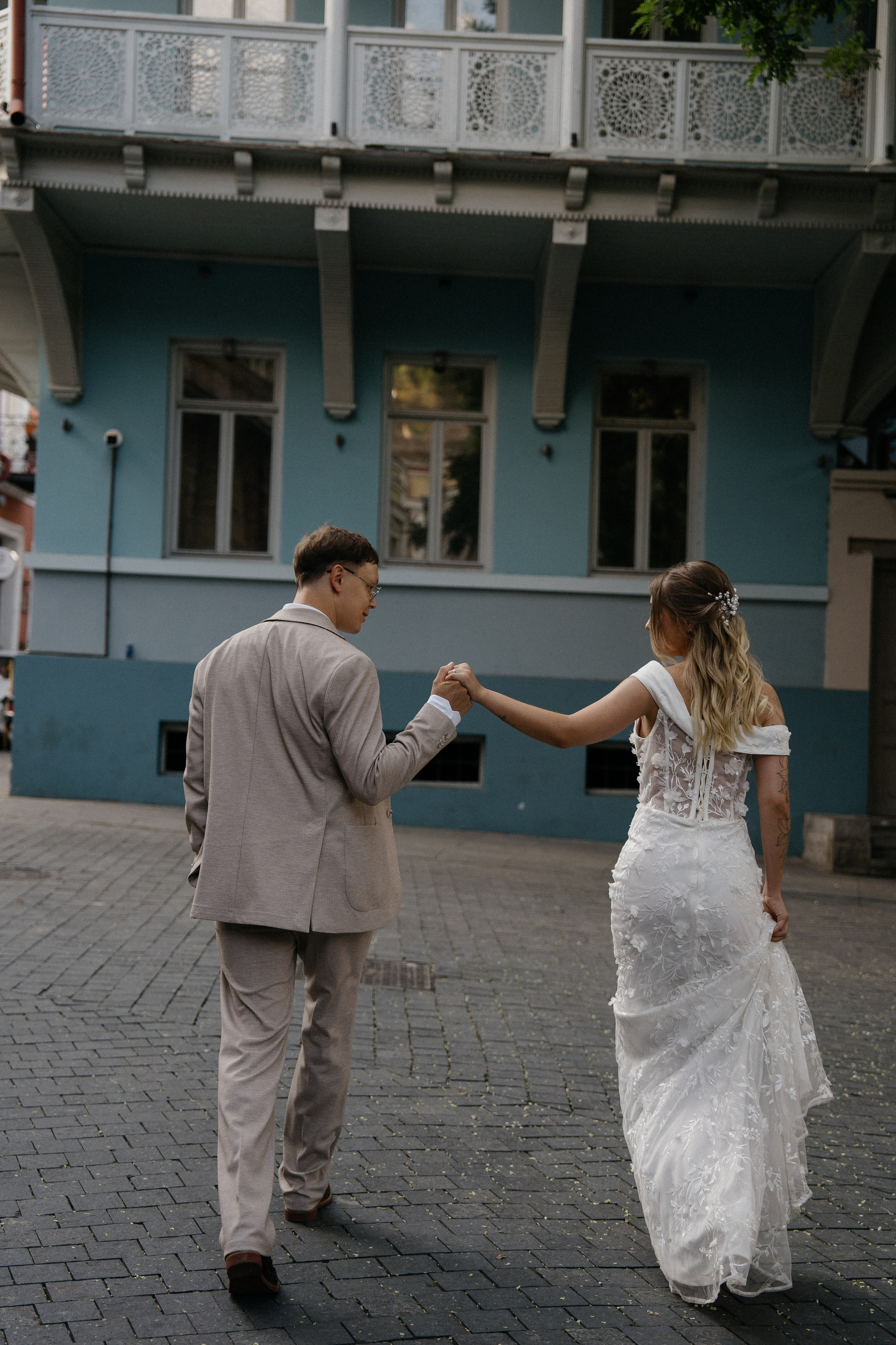 Between the houses. Photographer and travel-blogger Aleksandra Gritsenko