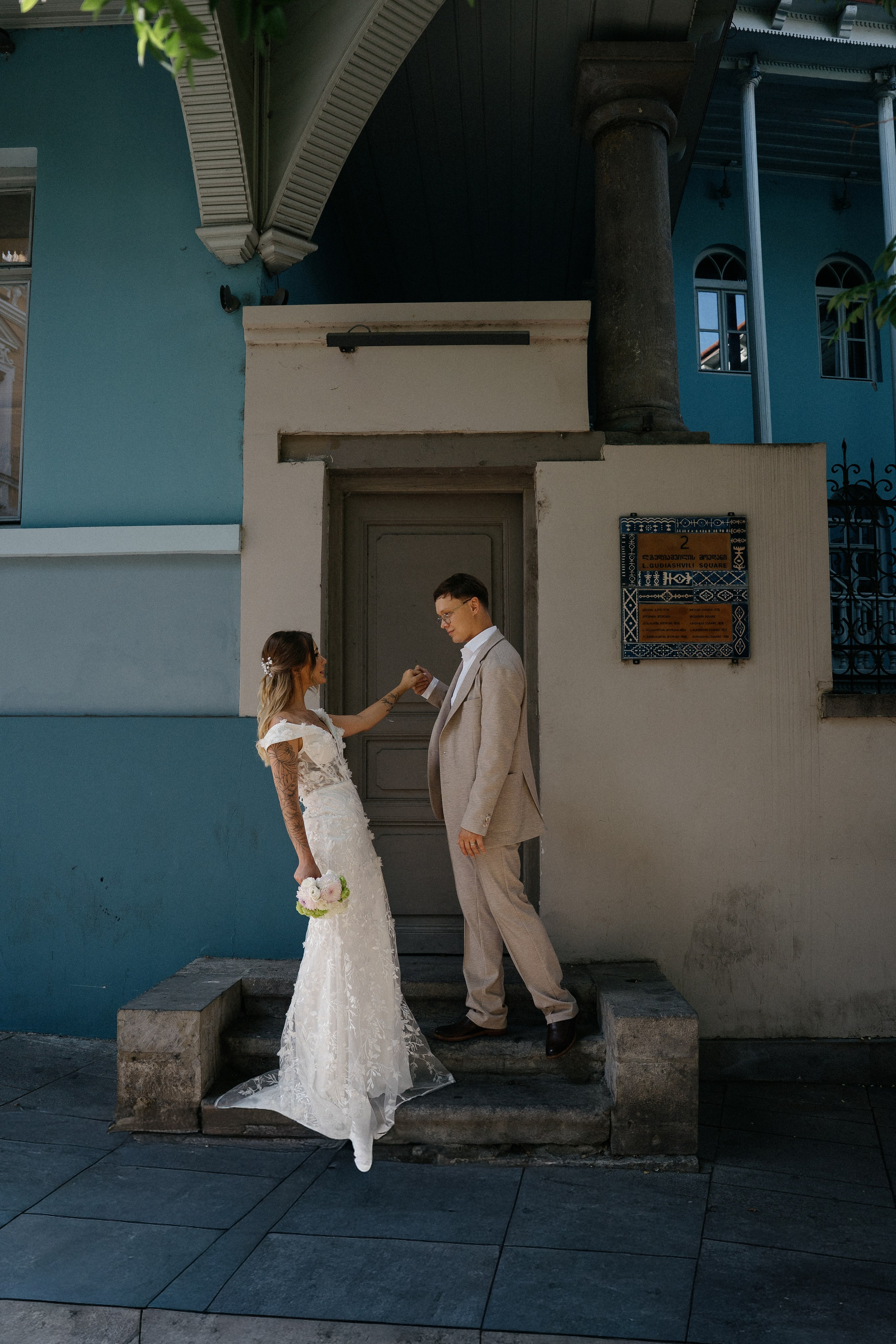 Between the houses. Photographer and travel-blogger Aleksandra Gritsenko