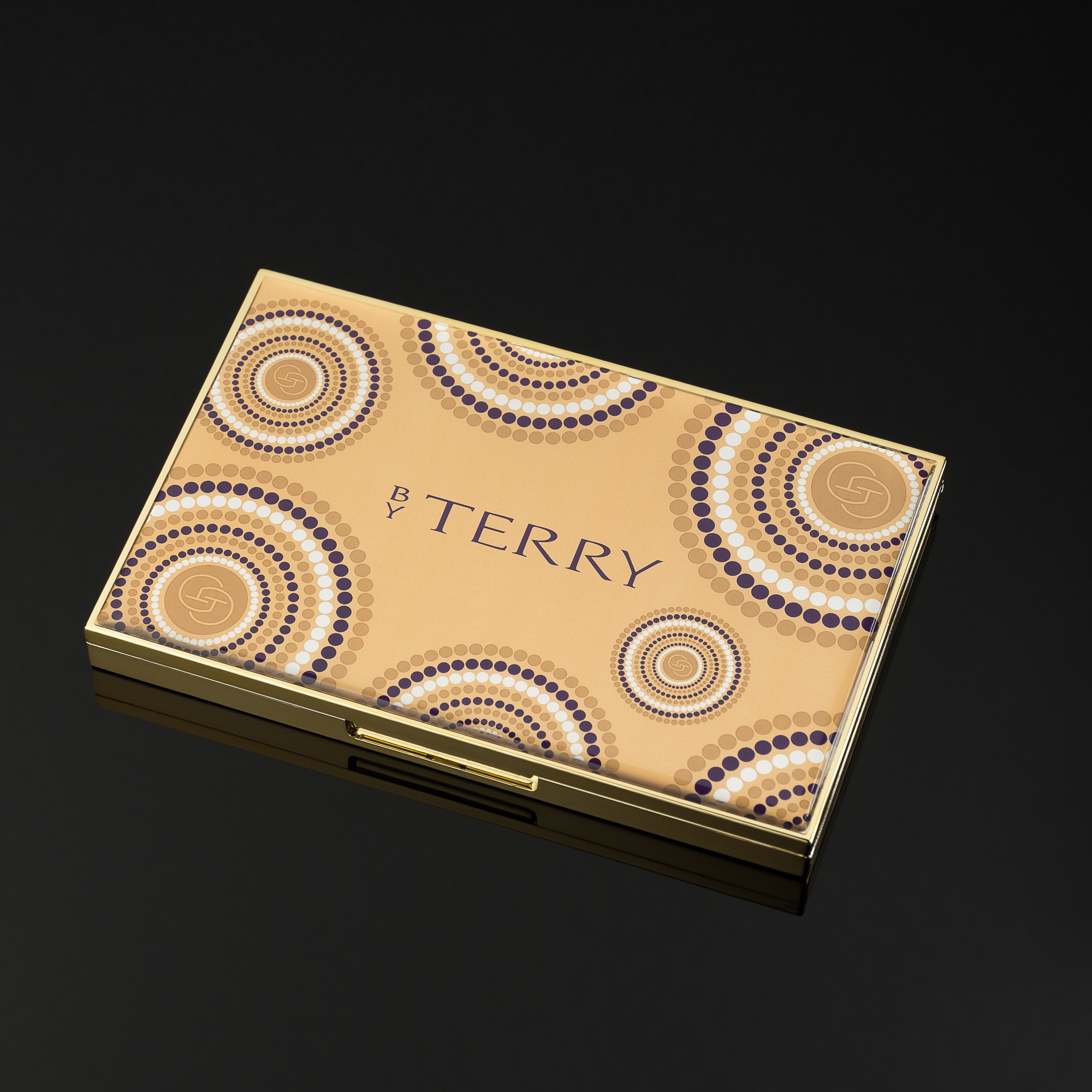 Advertising photographer in Europe. Iceland elopement photo and video | Nikolaichik Photo