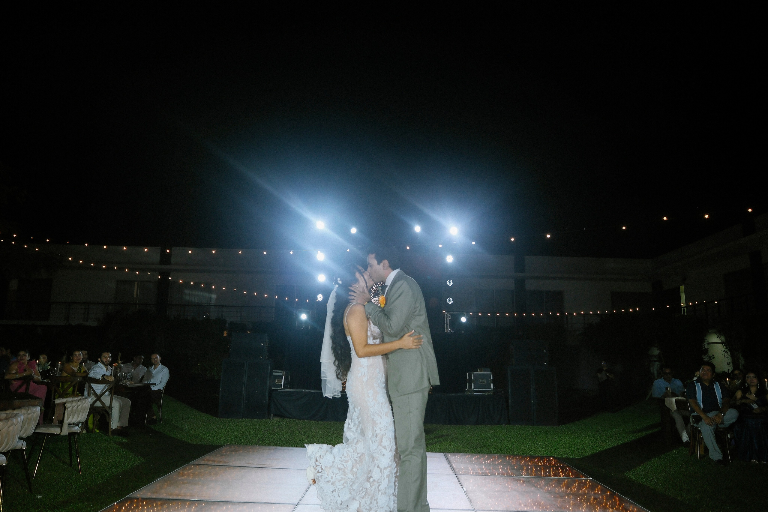 Ney & Cris / Acapulco. Wedding and family photographer in Mexico City