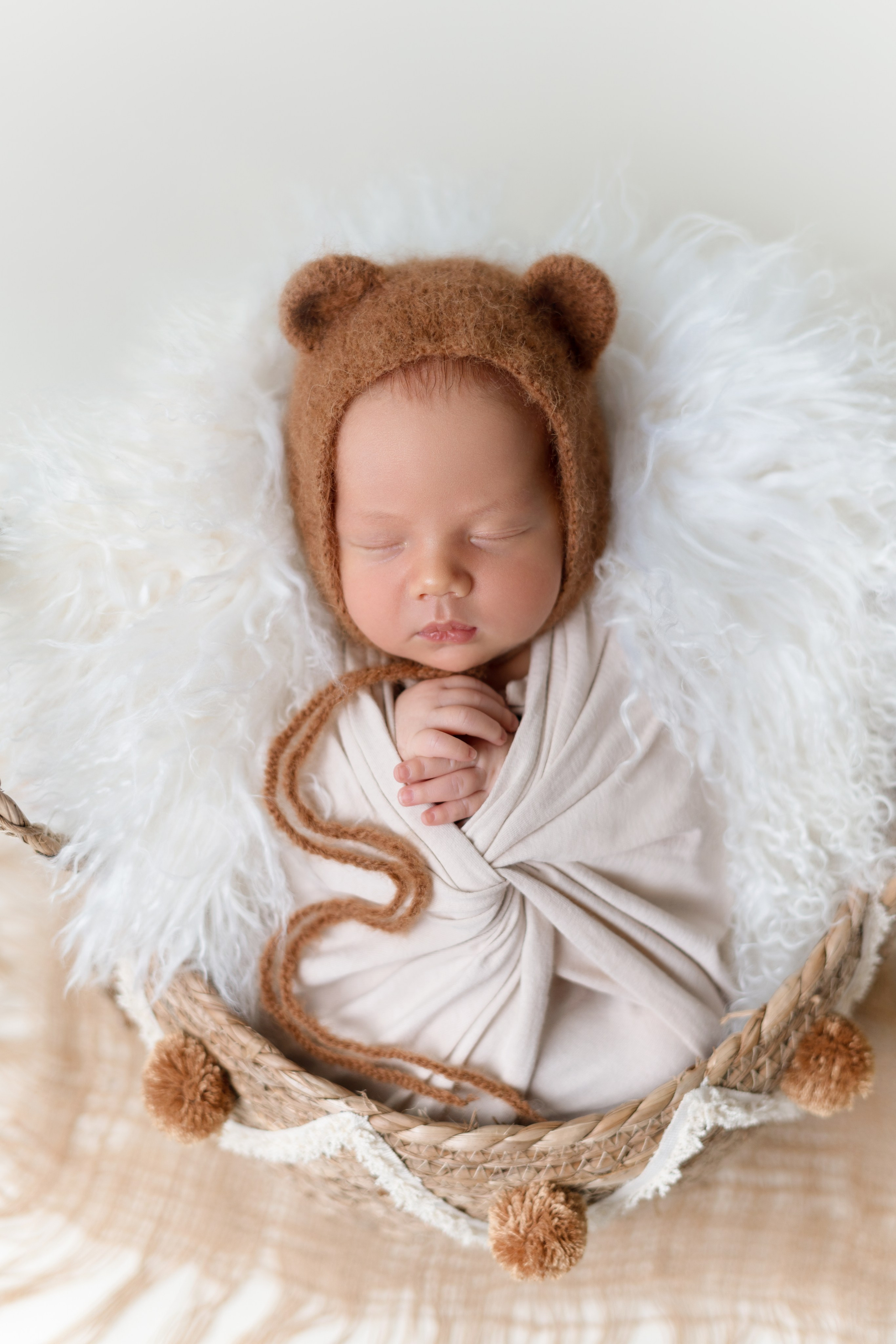 Neugeborenenfotografie in Rastatt, Baden-Baden, Karlsruhe und Umgebung – Liebevolle Babyfotos | Anastasia Fadeev</title>. Fotograf aus Rastatt, Baden-Baden, Karlsruhe, Fadeev-photo