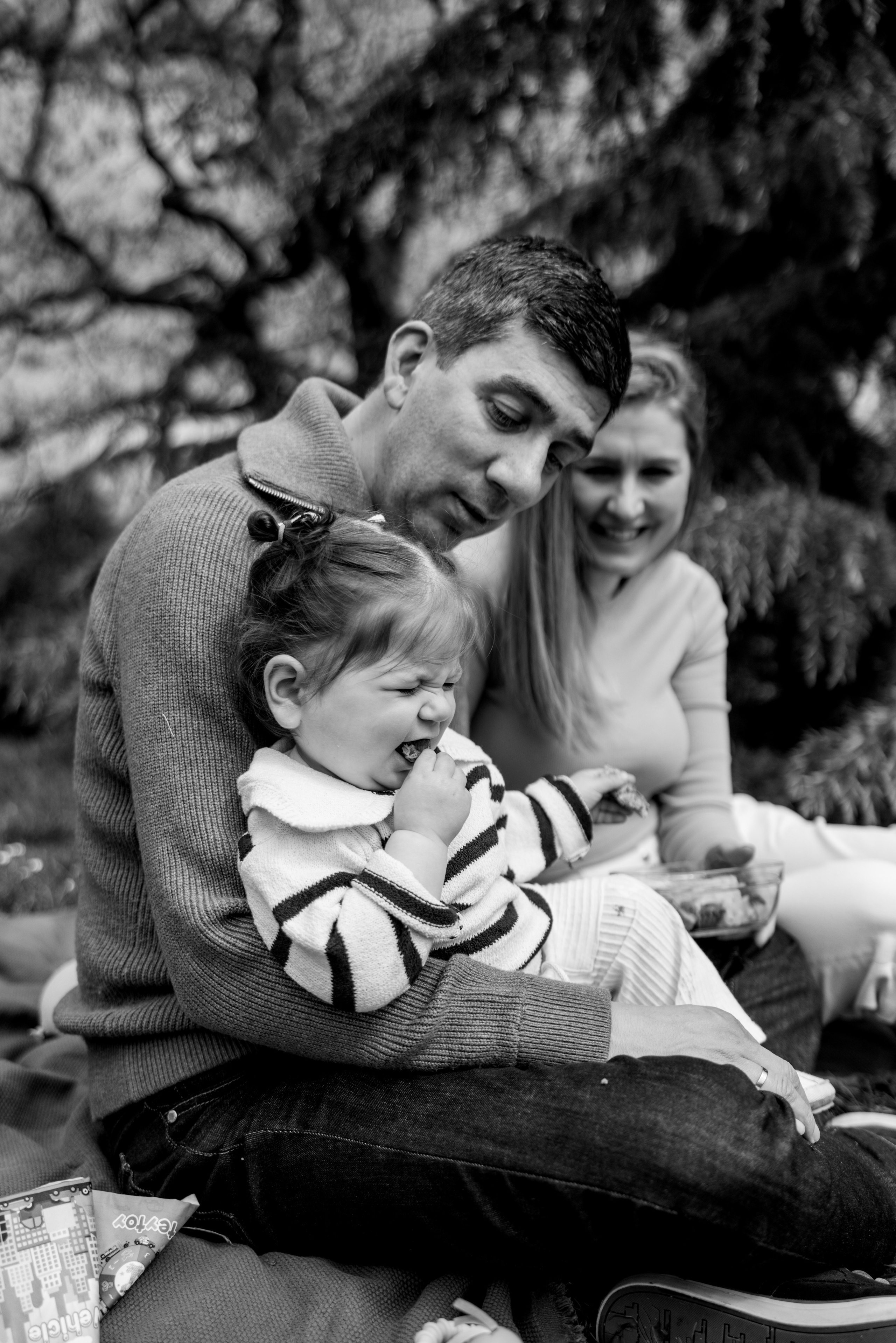 Sofia with parents (Greenwich Park). Anastasia Klink, Photographer in London