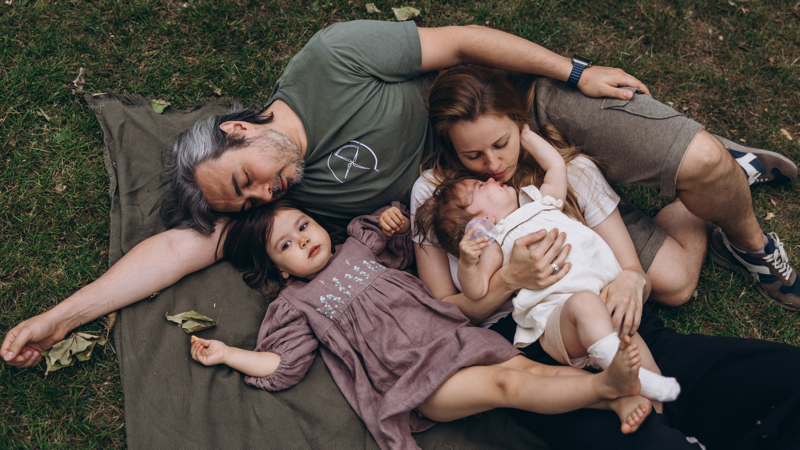 Igor and his family (Hyde Park). Anastasia Klink, Photographer in London