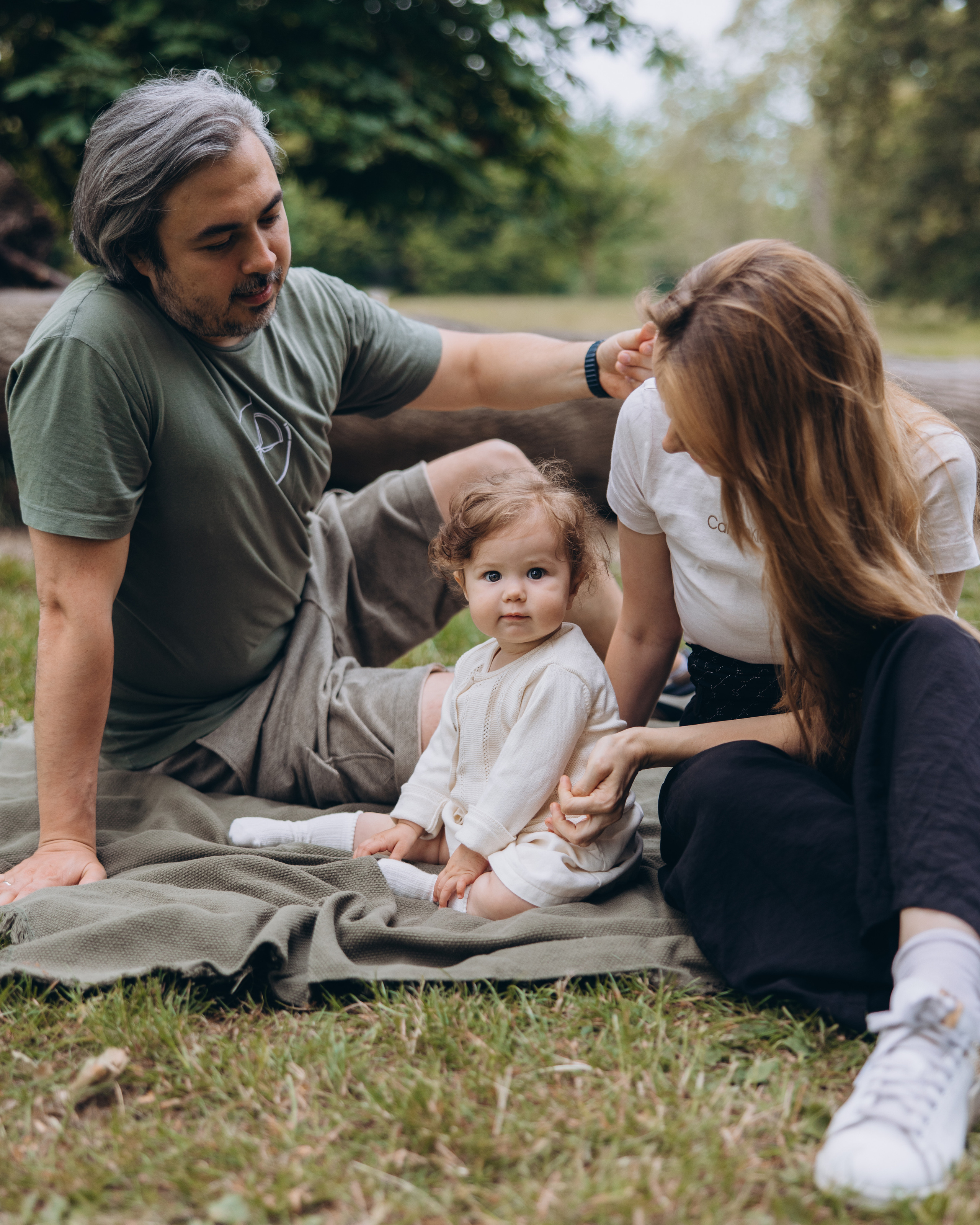 Igor and his family (Hyde Park). Anastasia Klink, Photographer in London