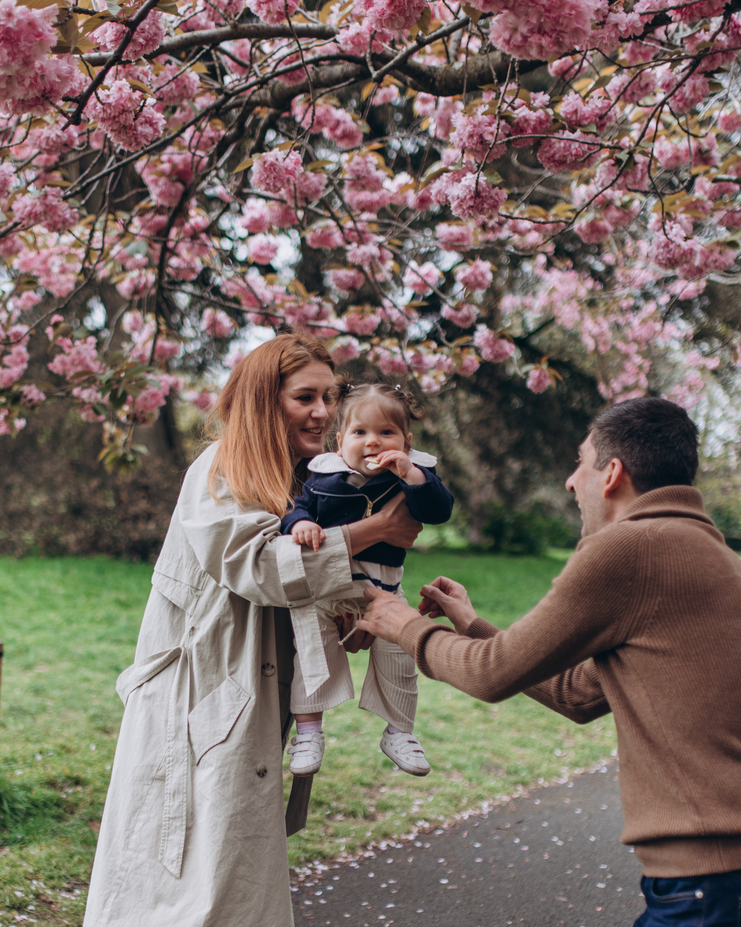 Sofia with parents (Greenwich Park). Anastasia Klink, Photographer in London