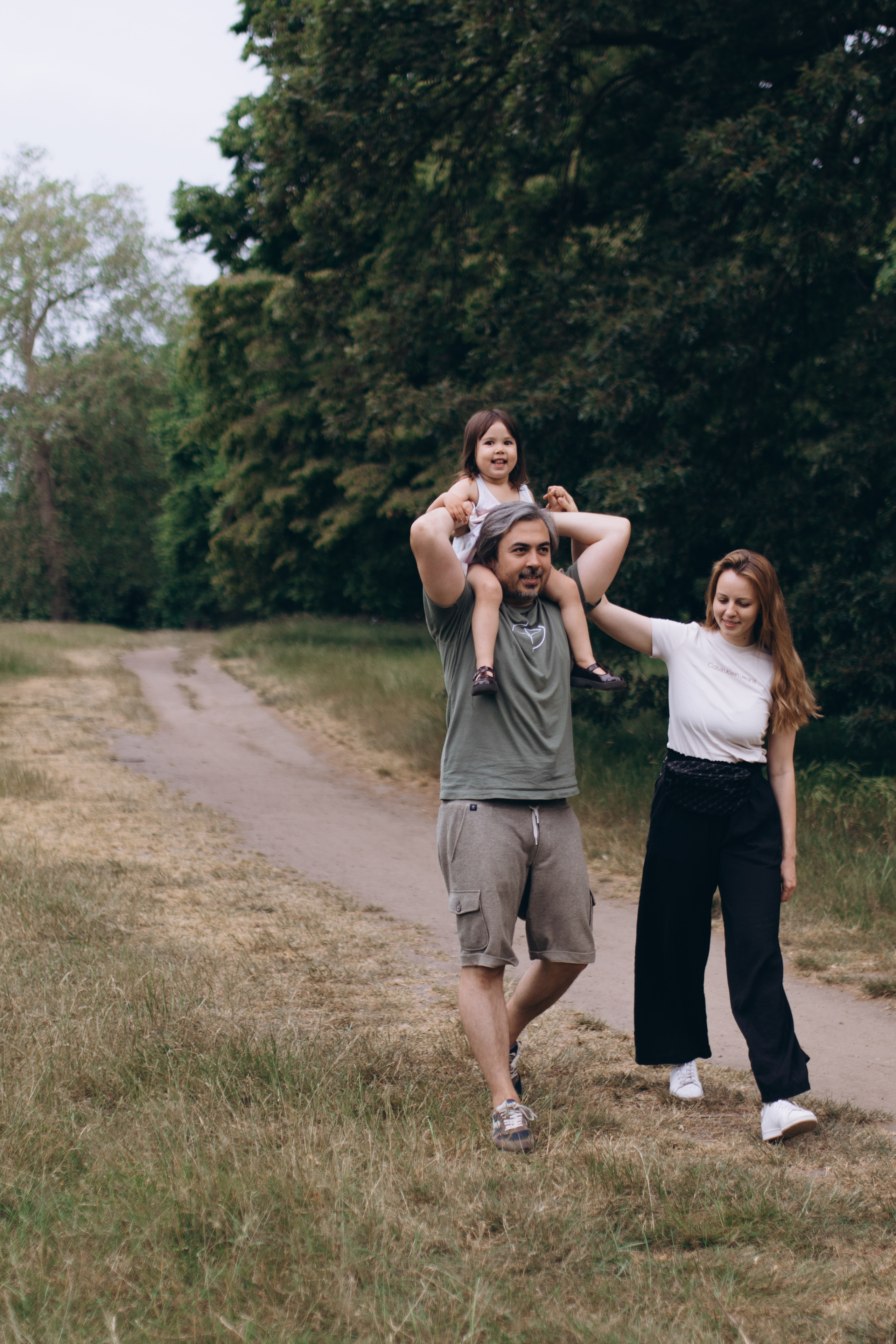 Igor and his family (Hyde Park). Anastasia Klink, Photographer in London