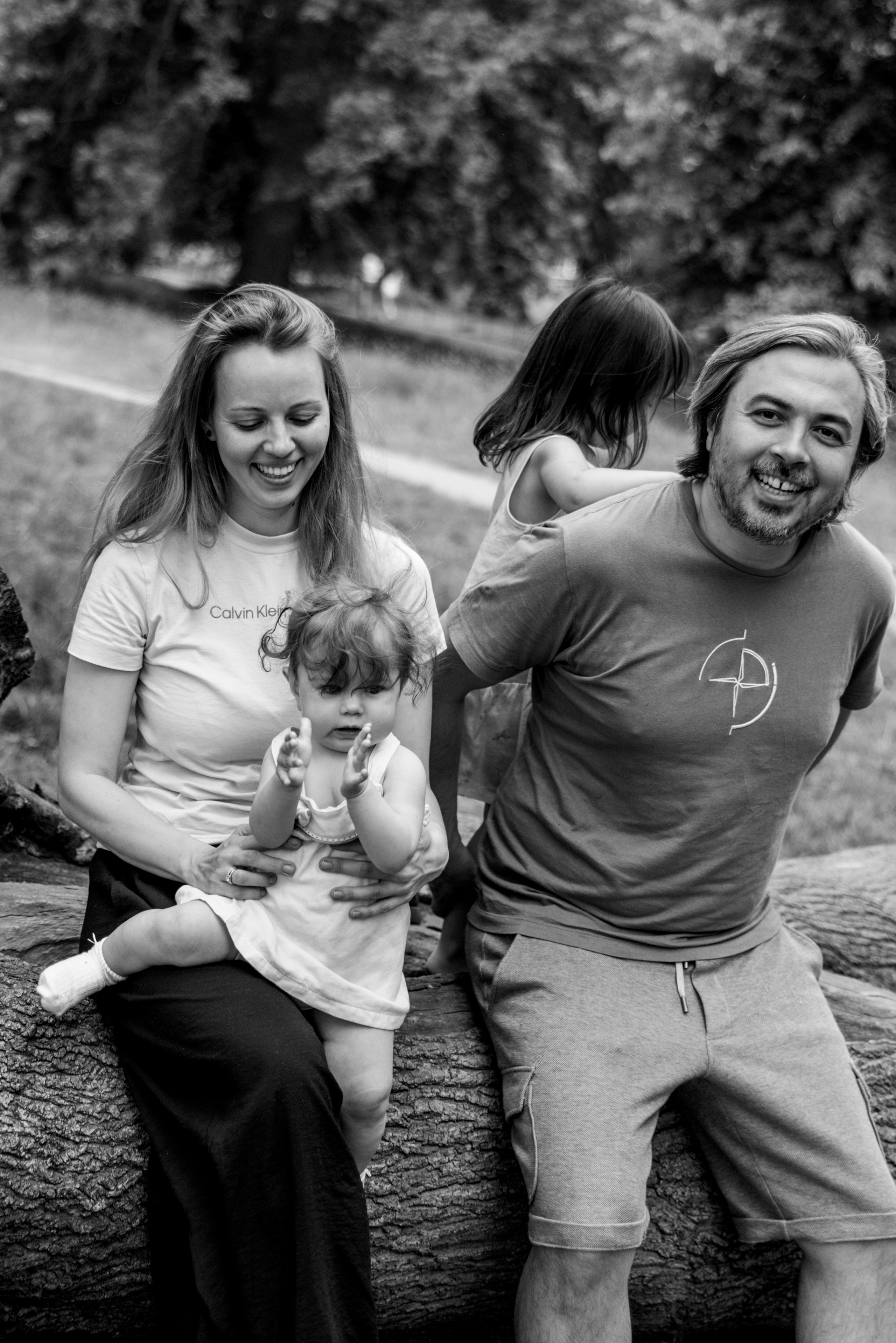 Igor and his family (Hyde Park). Anastasia Klink, Photographer in London