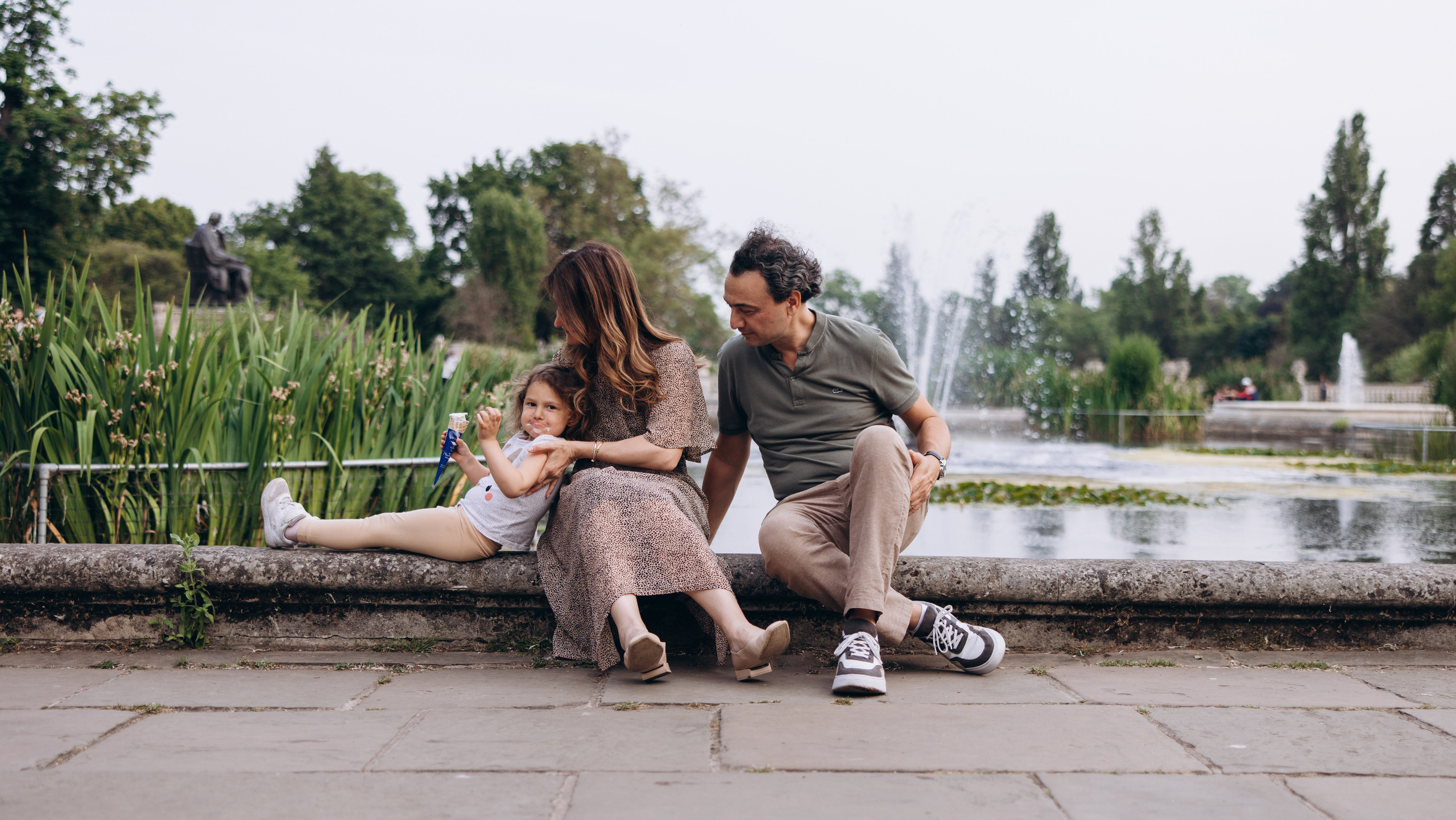 Selin’s Family (Hyde Park). Anastasia Klink, Photographer in London