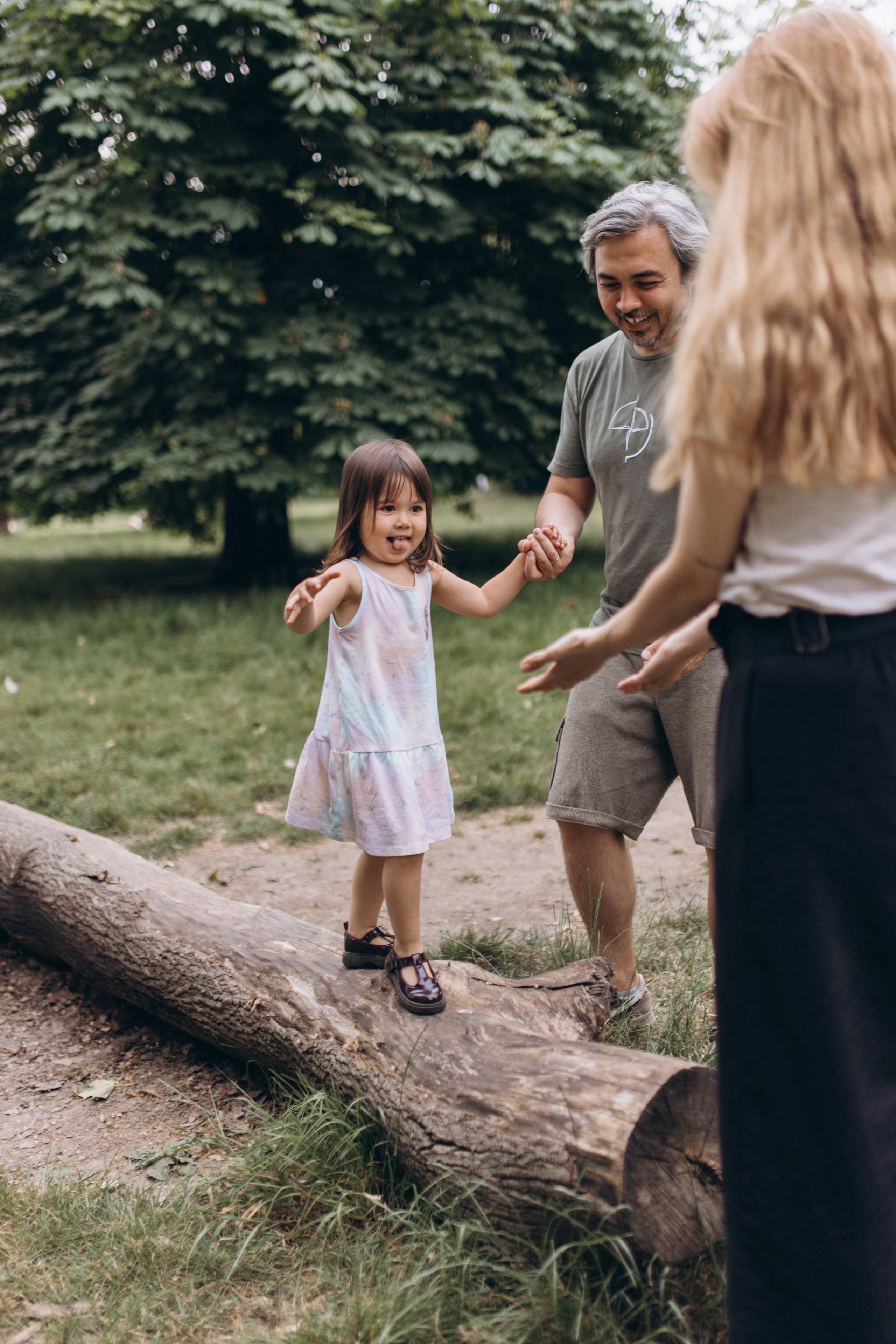 Igor and his family (Hyde Park). Anastasia Klink, Photographer in London