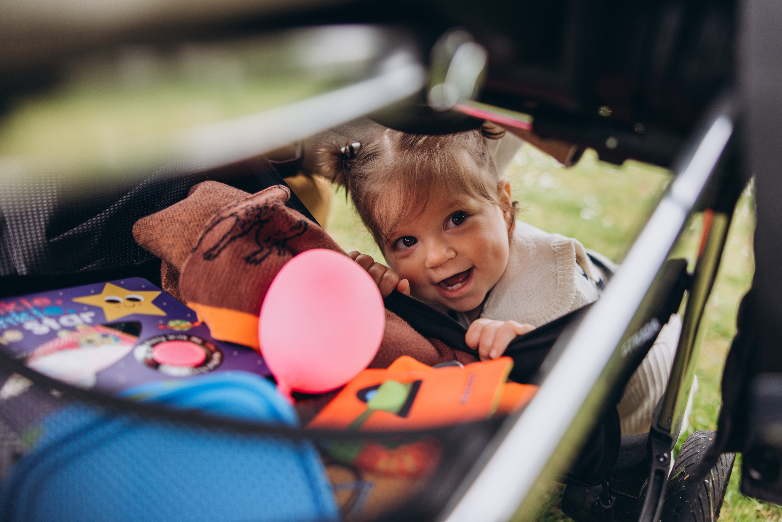 Sofia with parents (Greenwich Park). Anastasia Klink, Photographer in London