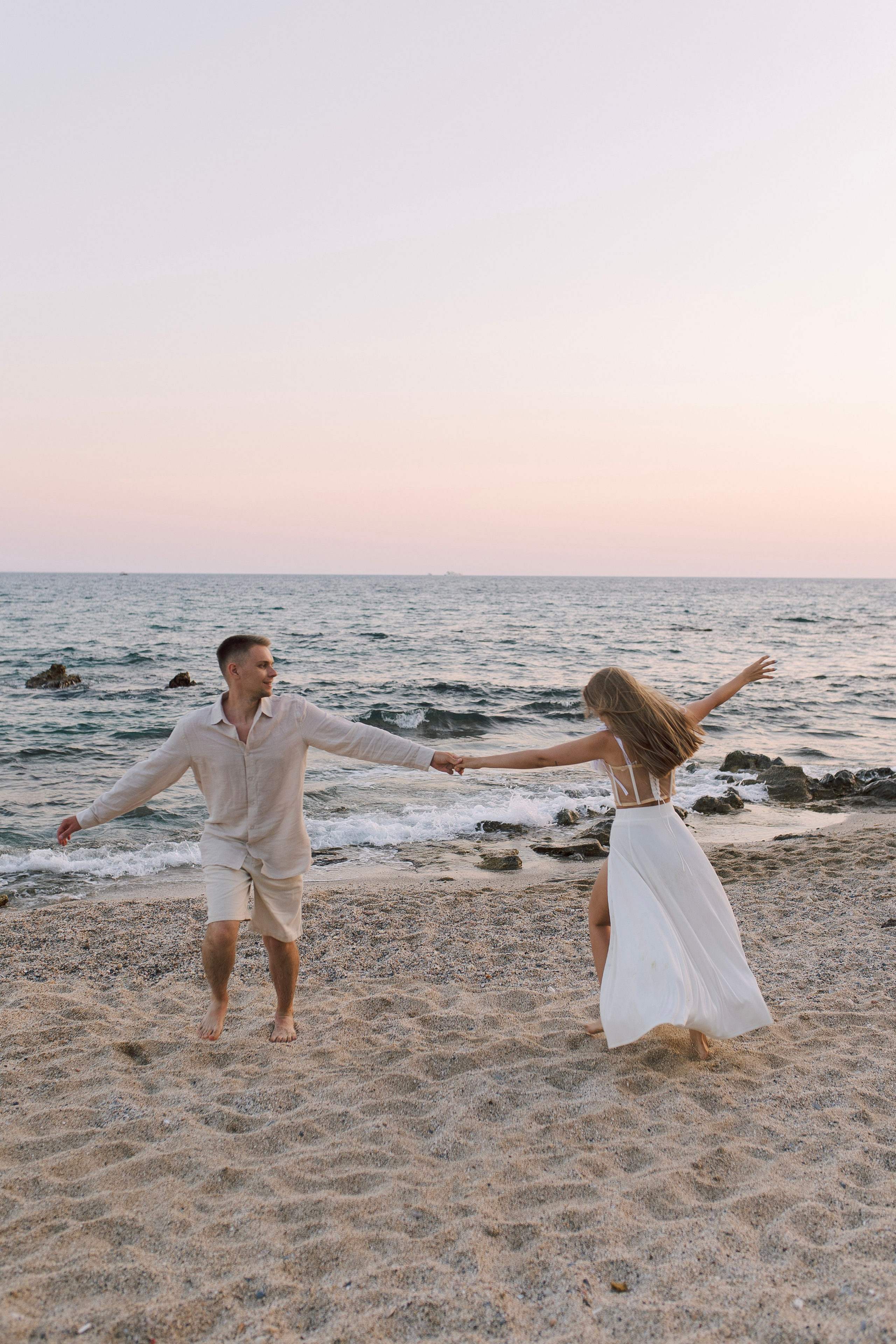 Фотограф в алании,Фотосессия в Алании, Фотограф Алания, свадебный фотограф в алании. Пляж. Love story на пляже клеопатры на закате. Аланья. Алсу Девели | Свадебный и семейный фотограф в Турции Алании, Алания, Аланья, Сиде, Белеке, Анталия