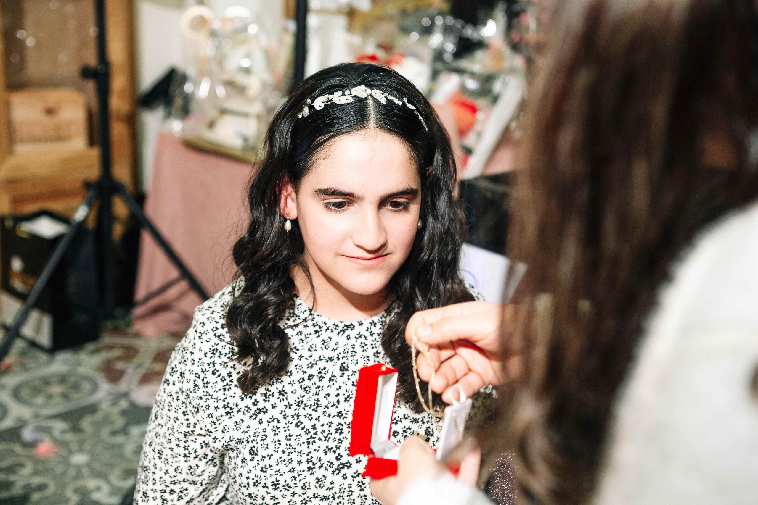 PARTY IN A RESTAURANT WITH THE WHOLE FAMILY. Https://shi-photo.com/