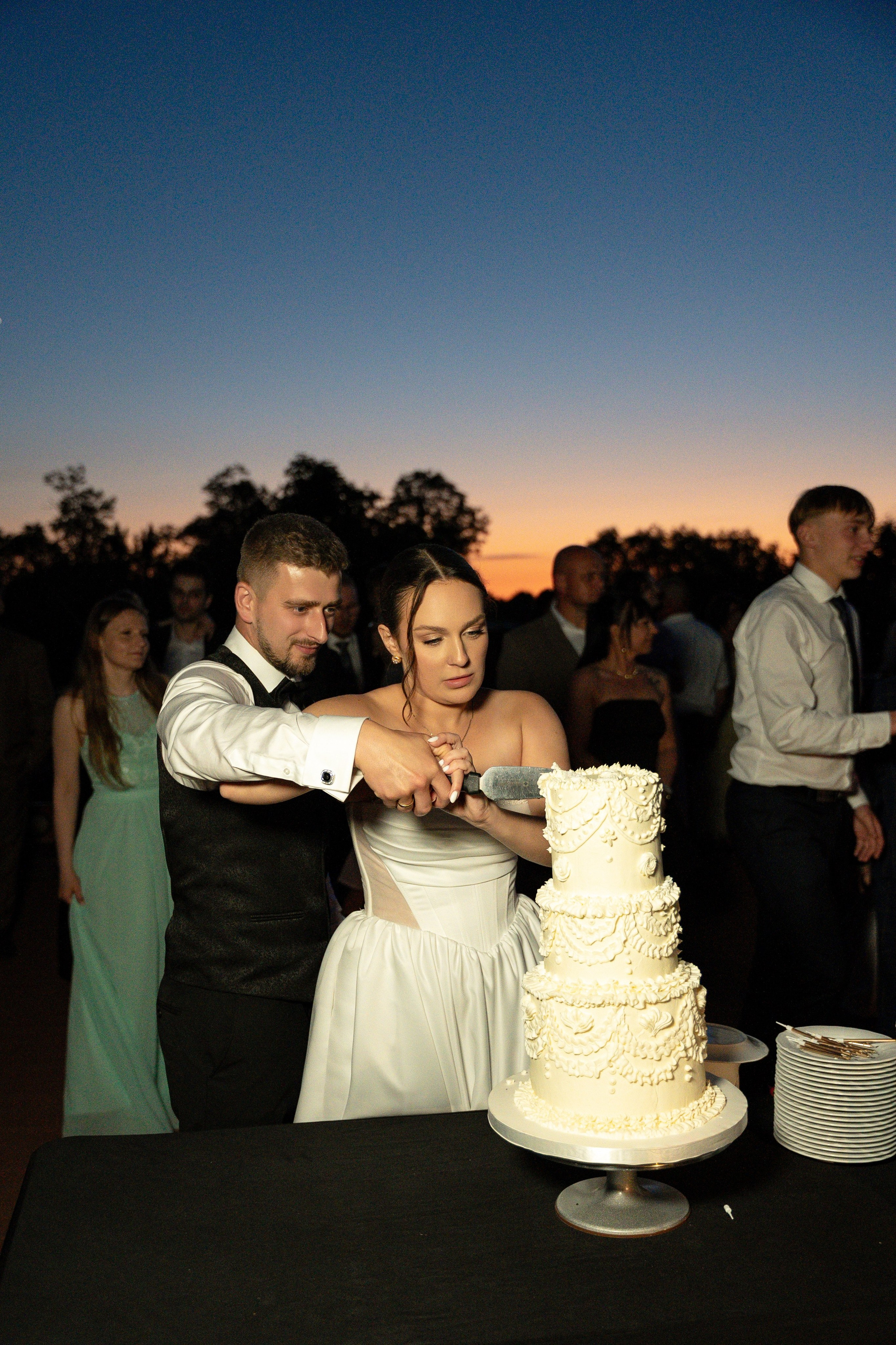 E&N: Zamek w Rzucewie. SL Wedding Photo — Editorial, Elegant & Timeless Wedding Photography in Poland and Across Europe