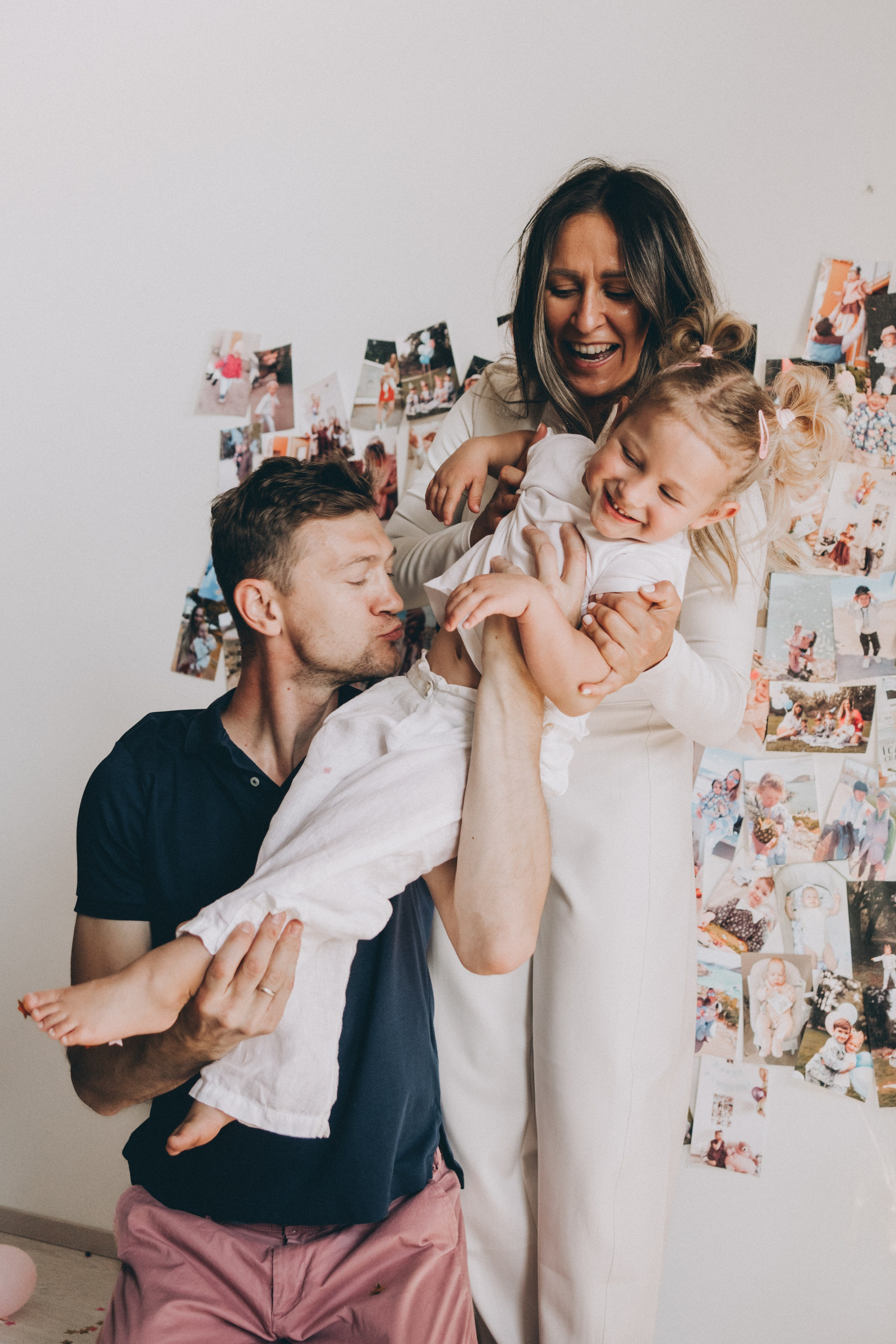 Adri 3rd Bday. Family photographer in Helsinki, Victoria Guadagno