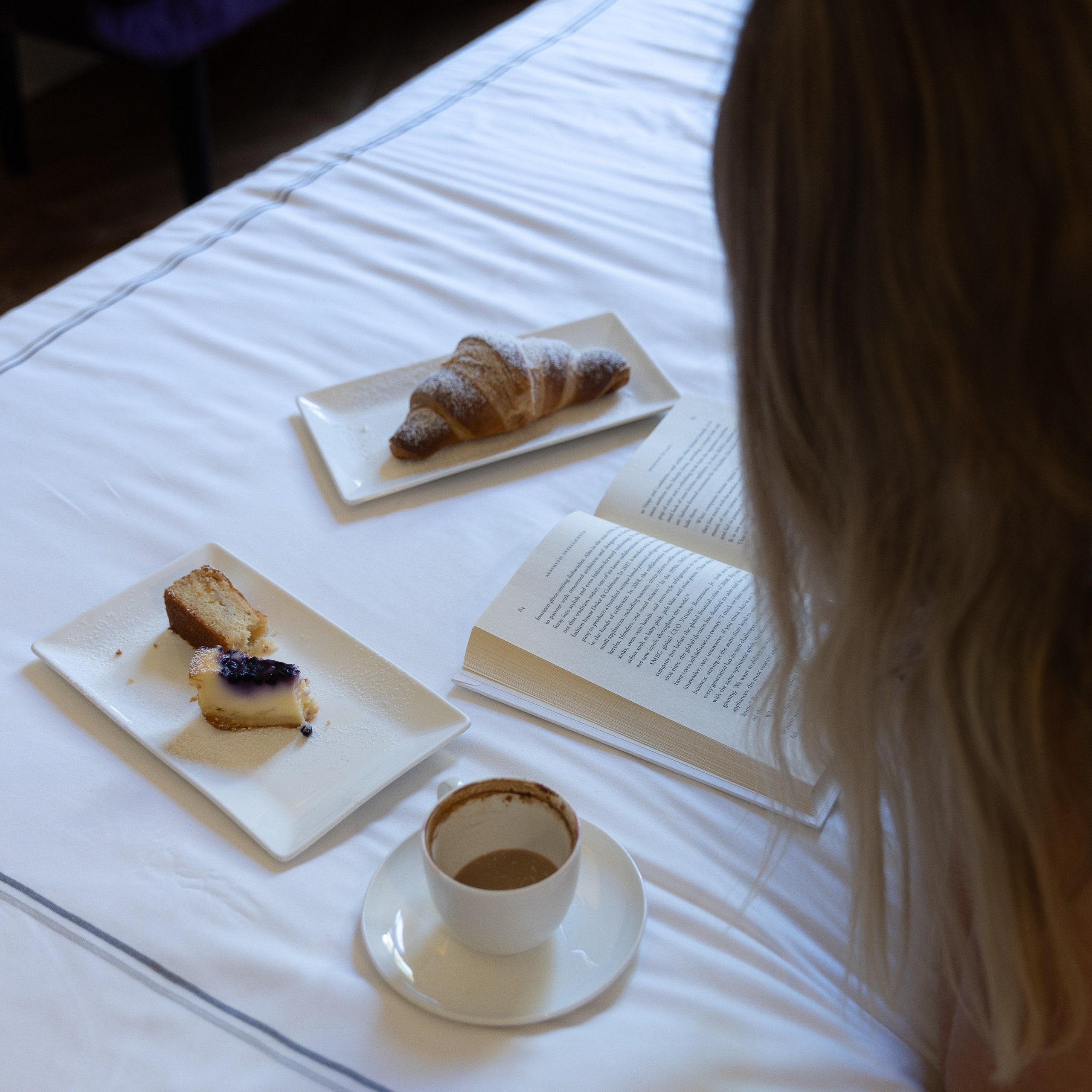 ROMA LUXUS. Elizaveta Razumova | Fotografa Cinematica per Love Story, Matrimoni e Ritratti