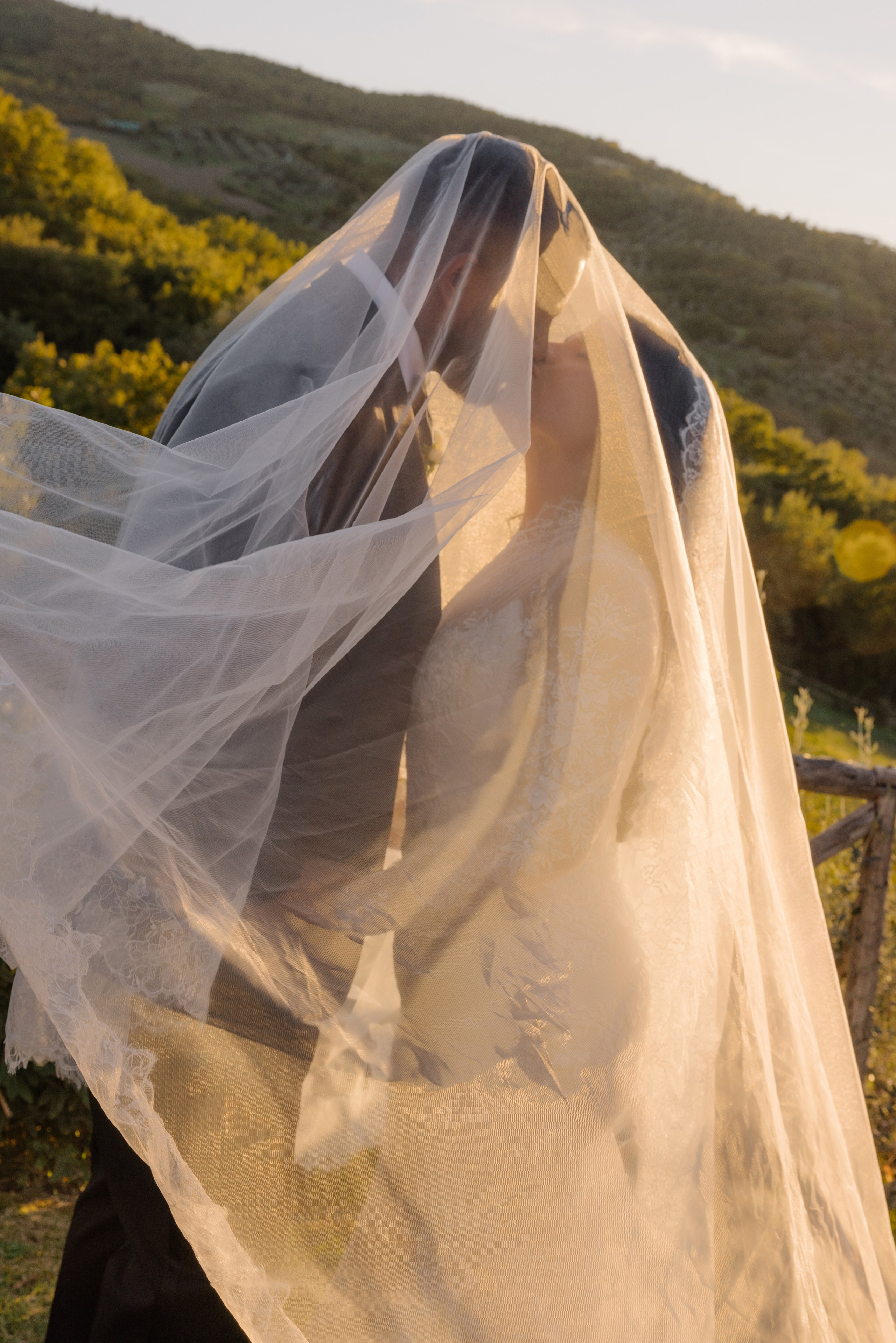 Mitcell&Melanie digital. Wedding photographer Italy