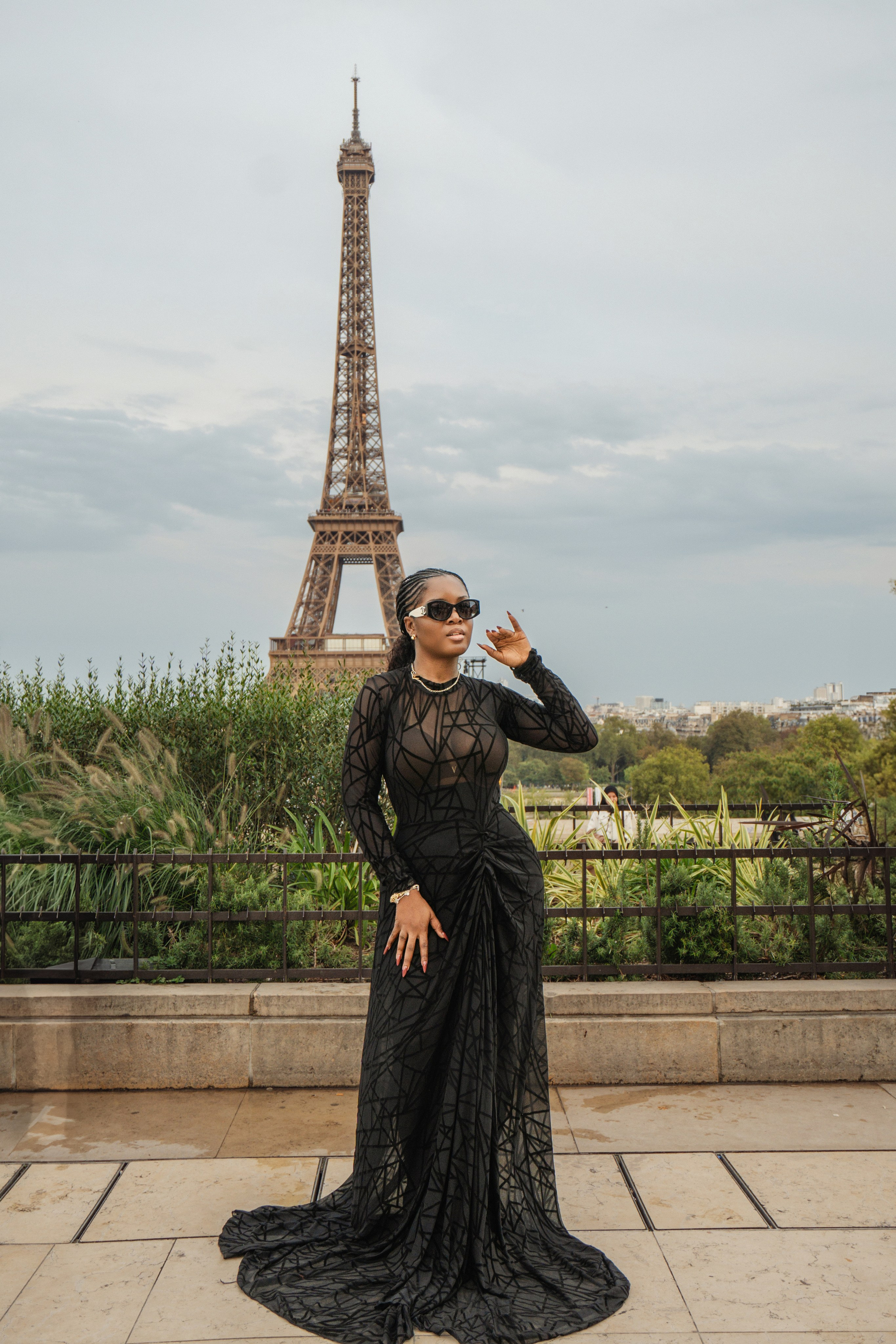 Juanita (1 hour). Photographer in Paris|Solo and groups, portraits & content, couples photo-shoot in Paris at the best locations