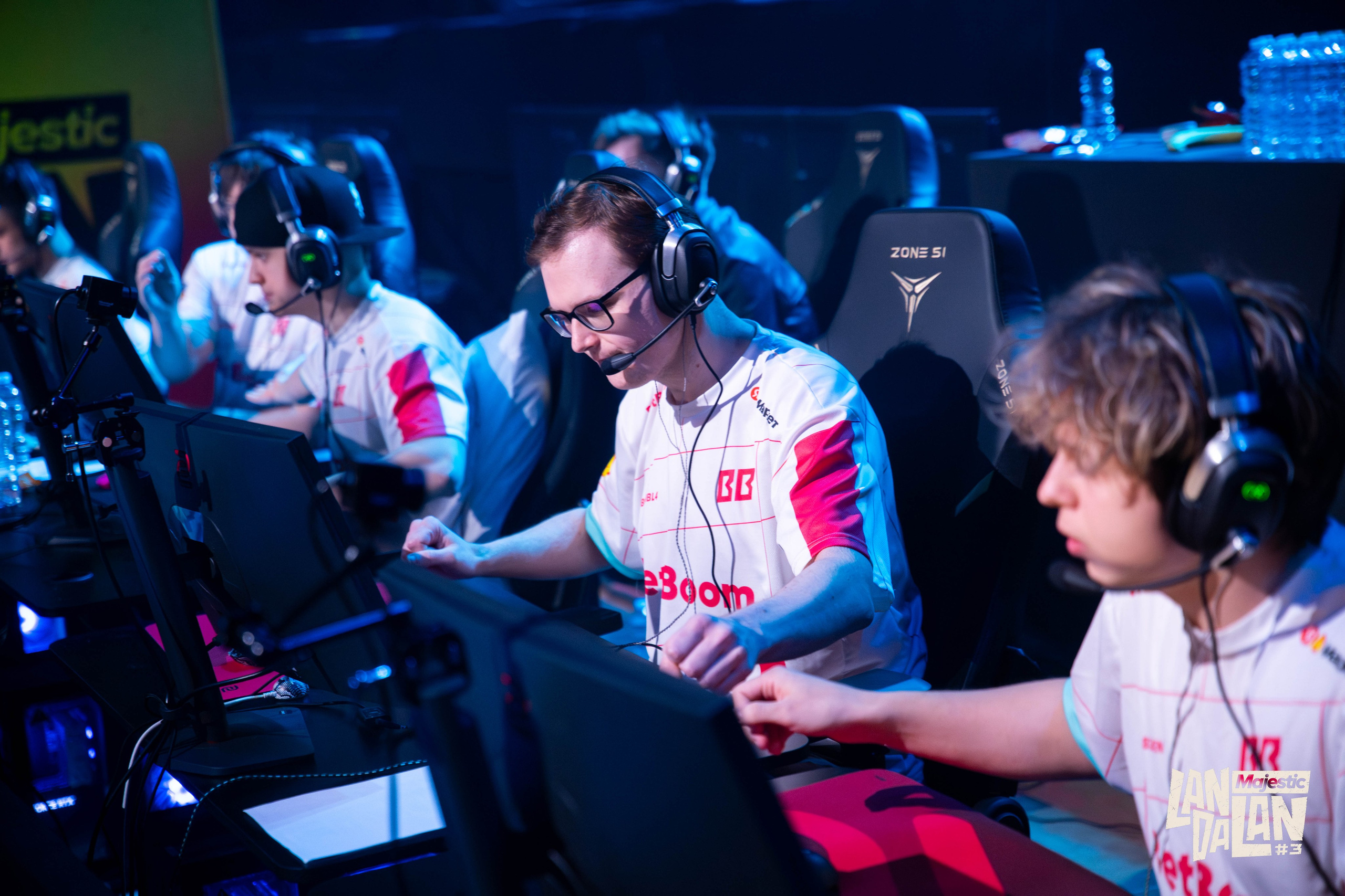 LanDaLan & FRAG & GLuck Yungstar & UCA